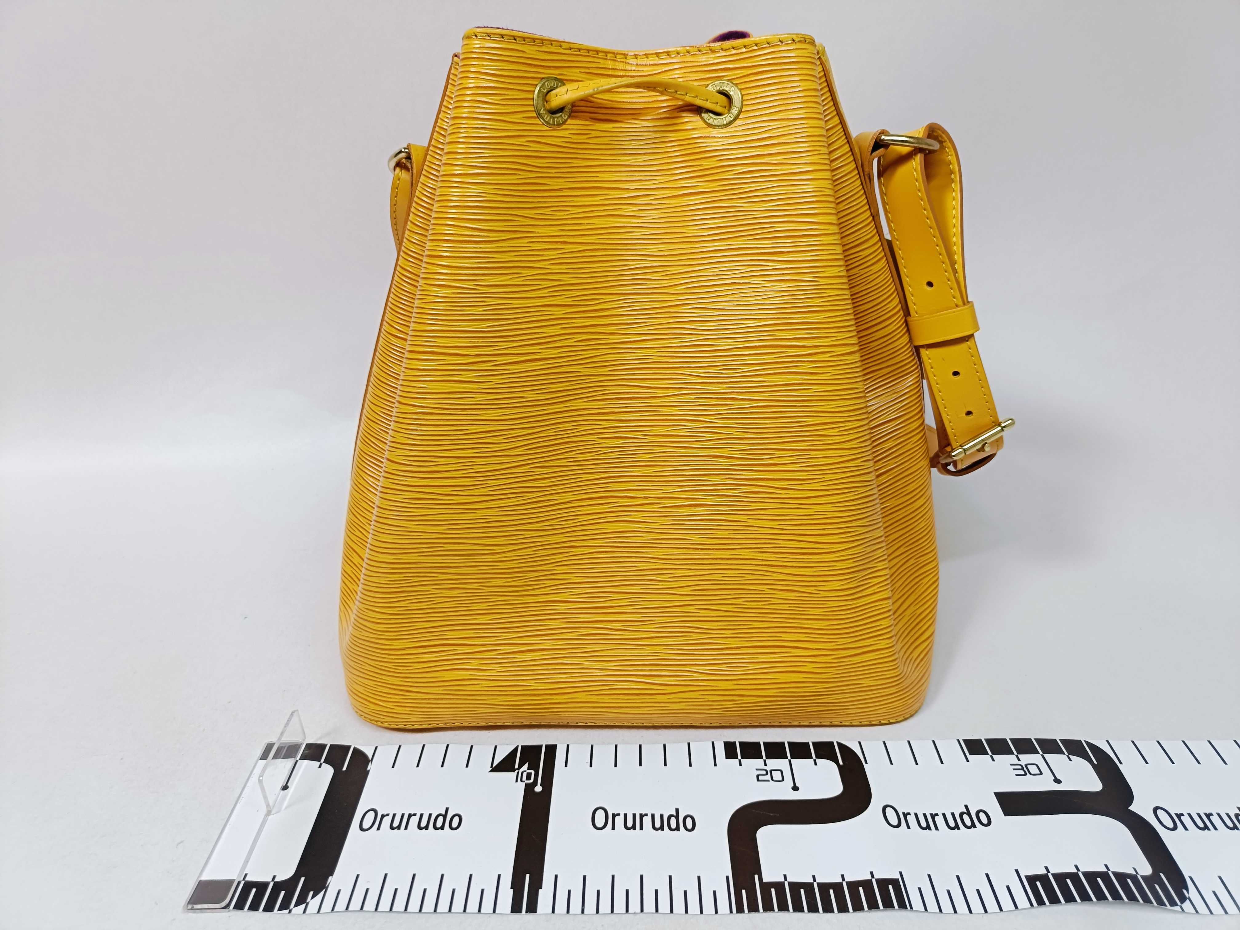 Epi M44109 Petit Noé Yellow Shoulder Bag — view 2