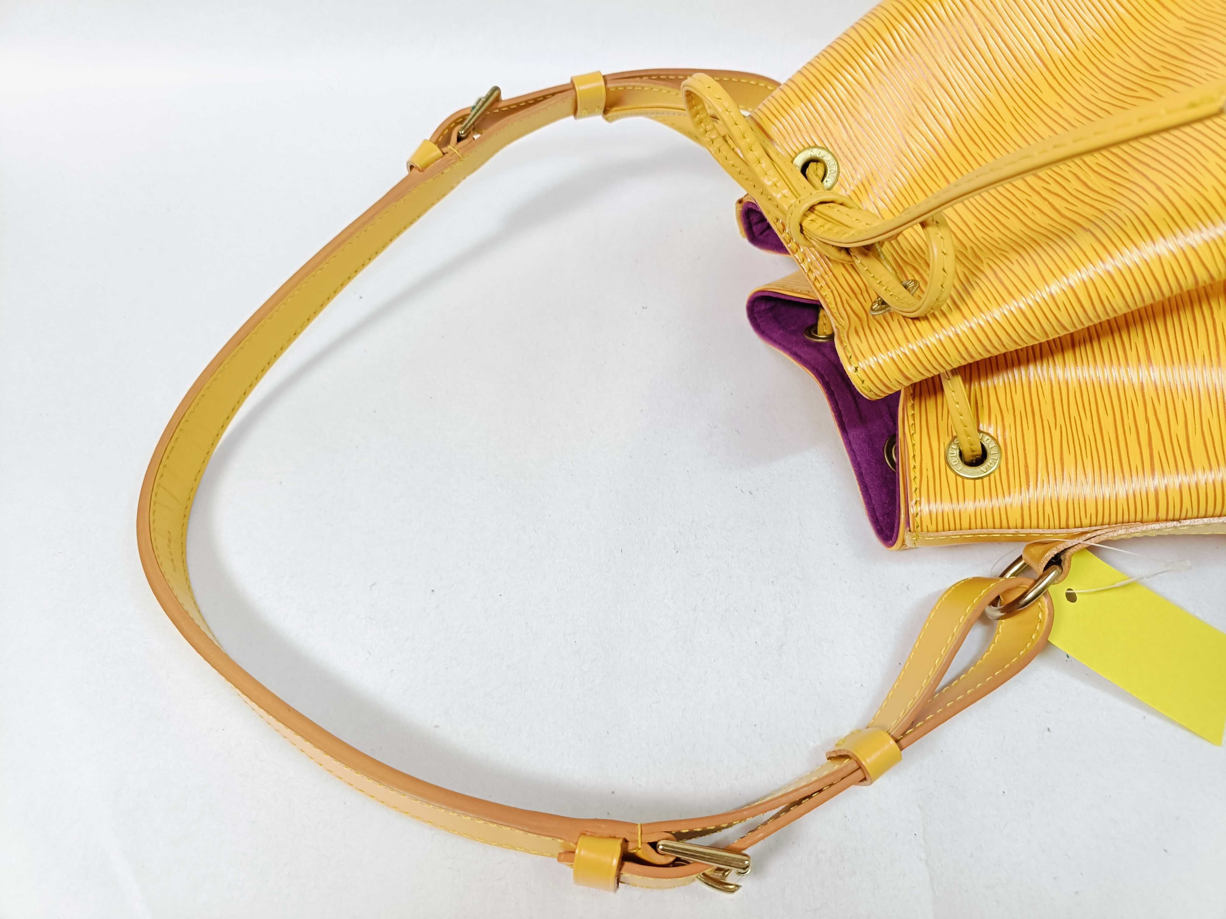 Epi M44109 Petit Noé Yellow Shoulder Bag — view 3