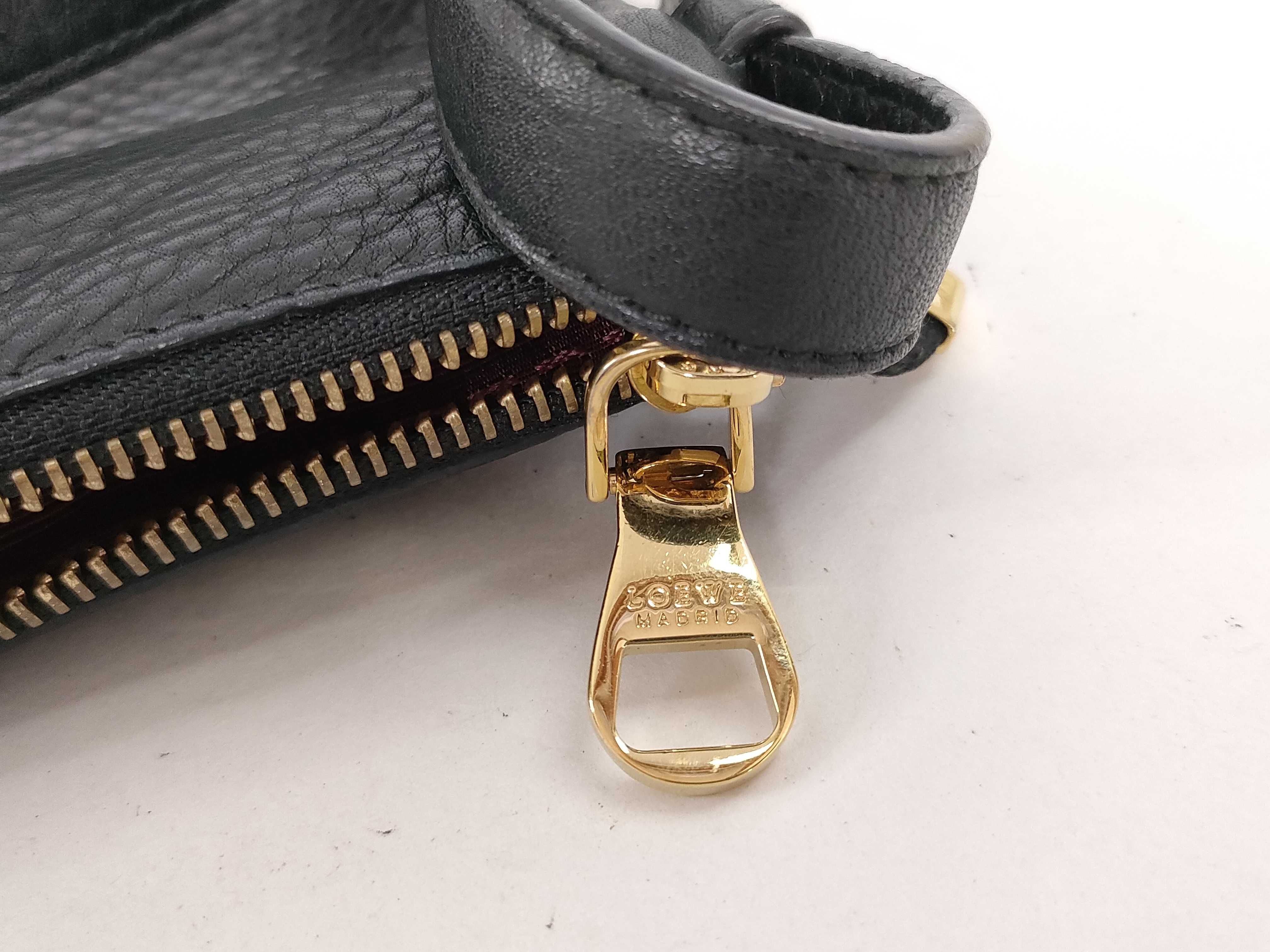 Heritage Messenger Shoulder Bag — view 14