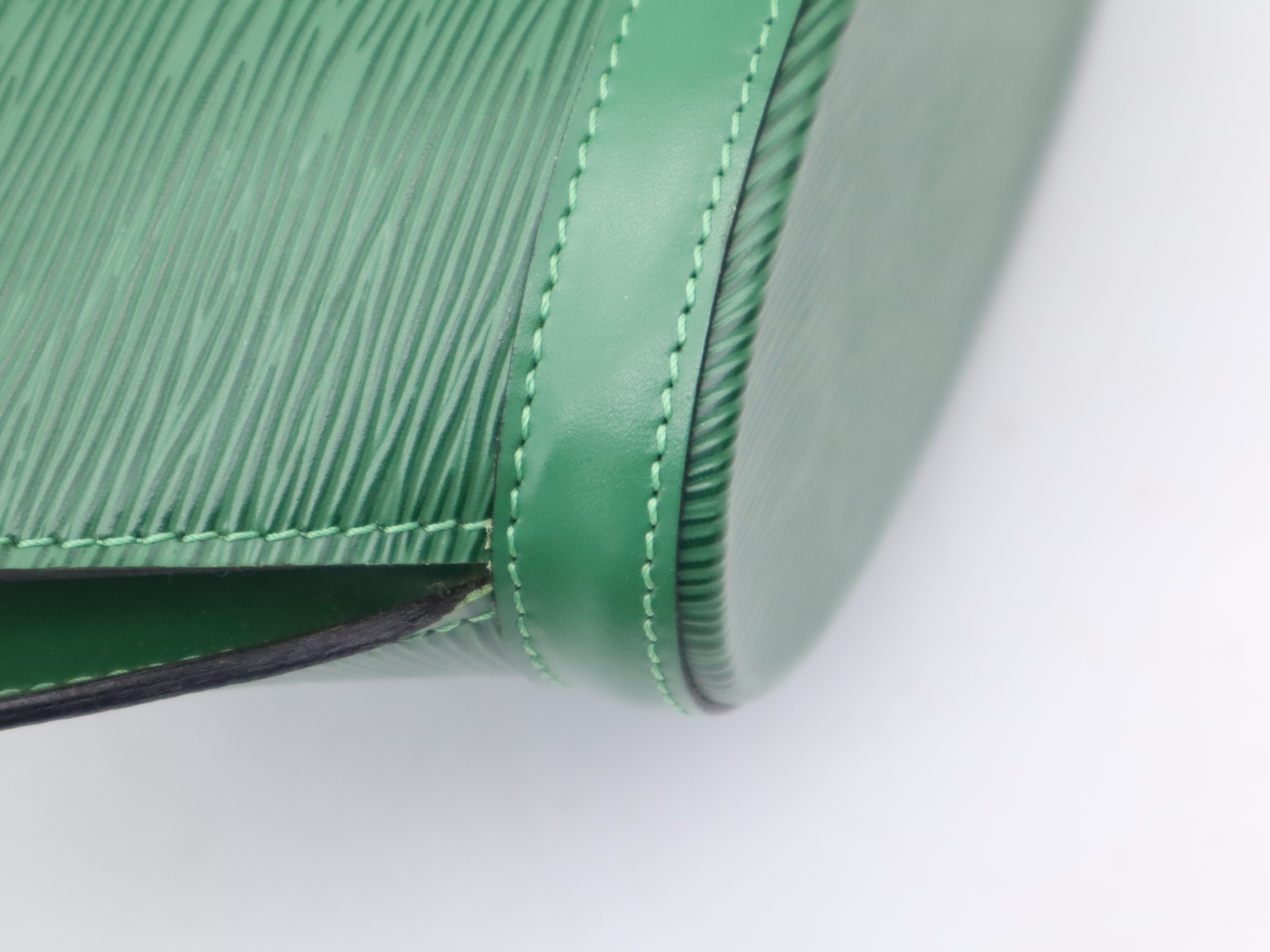 M52274 Epi Saint Jacques Borneo Green Tote Bag — view 10