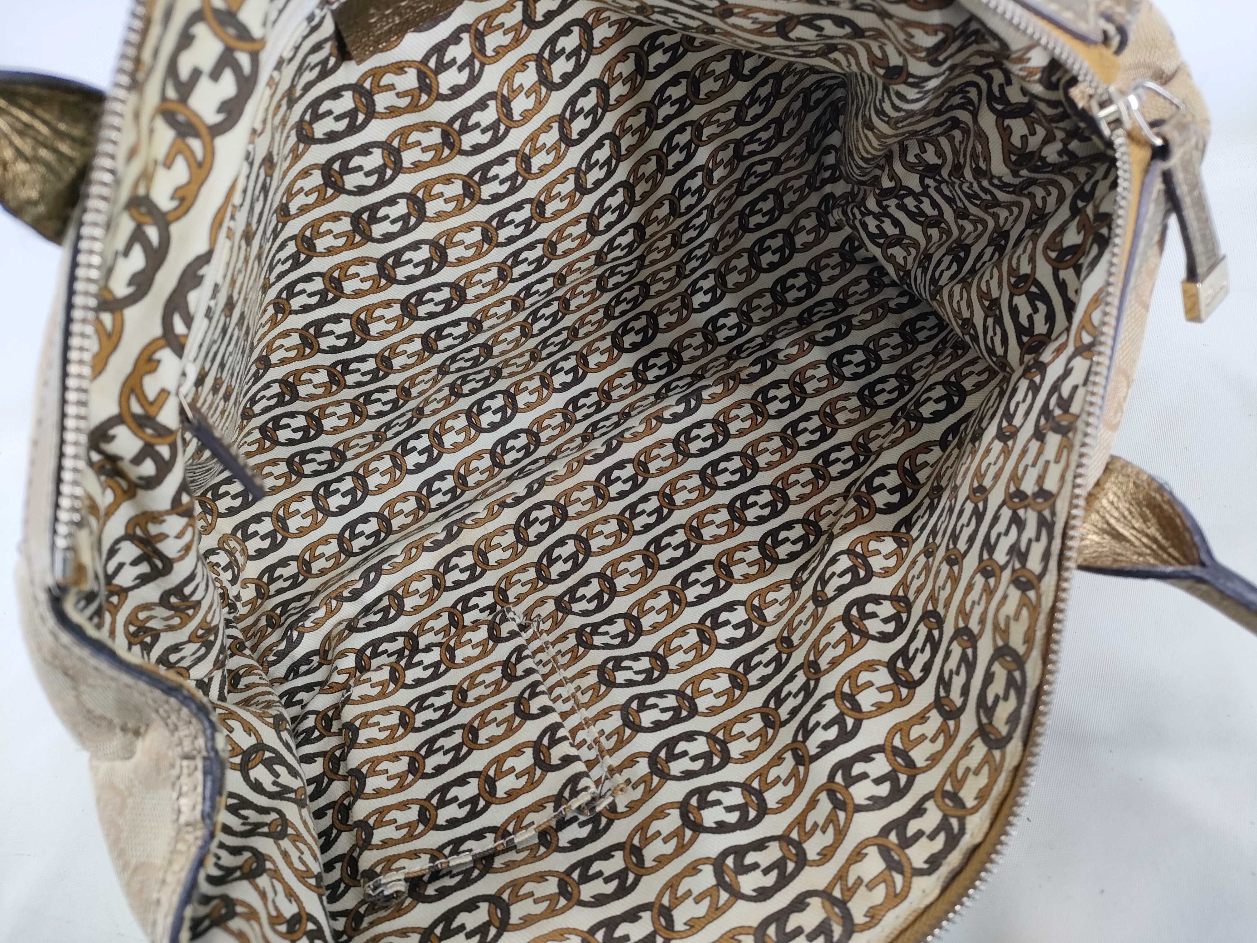 GG Canvas Gucci Sherry Ski GG Canvas Handbag — view 9