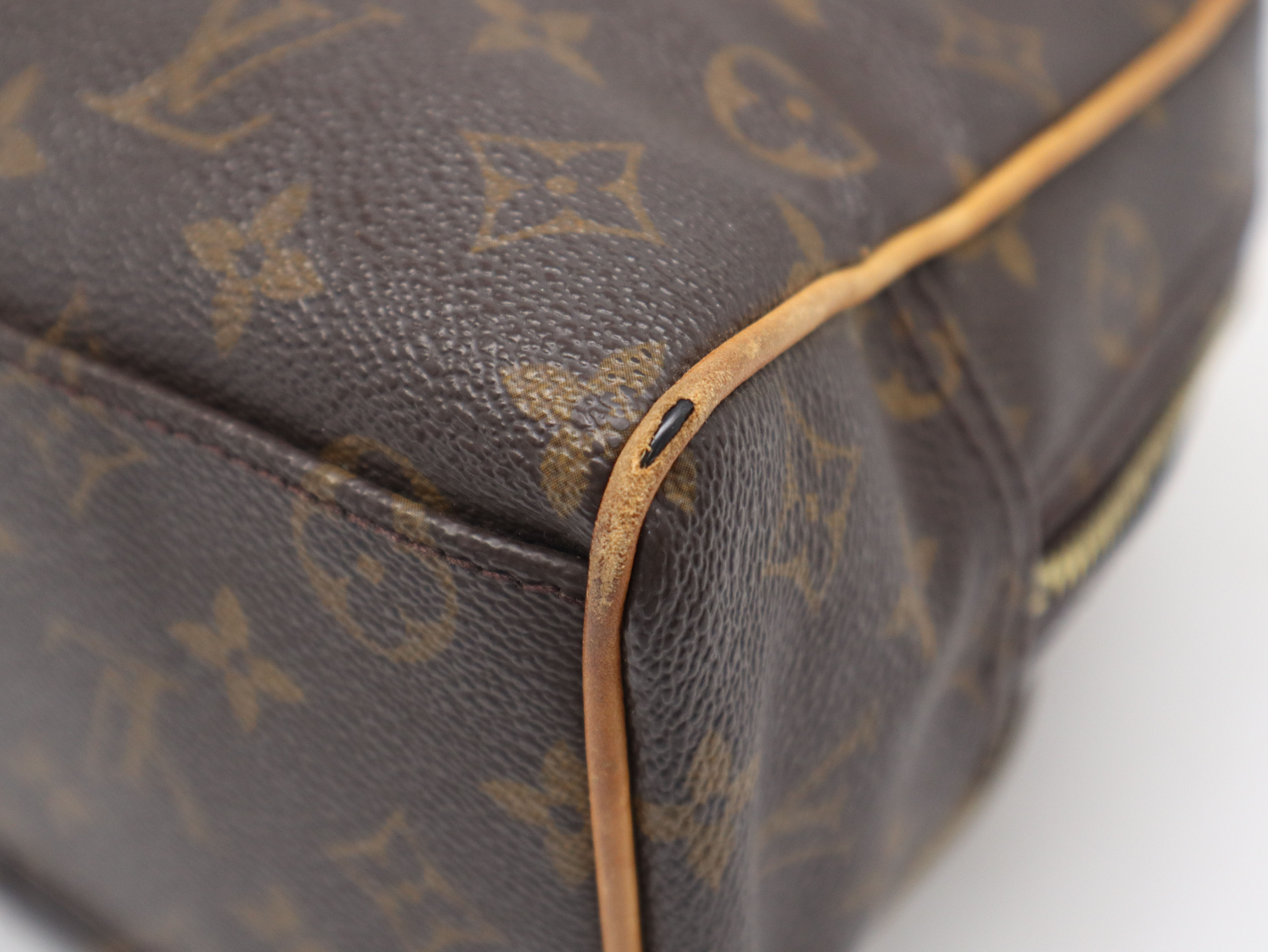 M40026 Monogram Manhattan PM Handbag — view 11