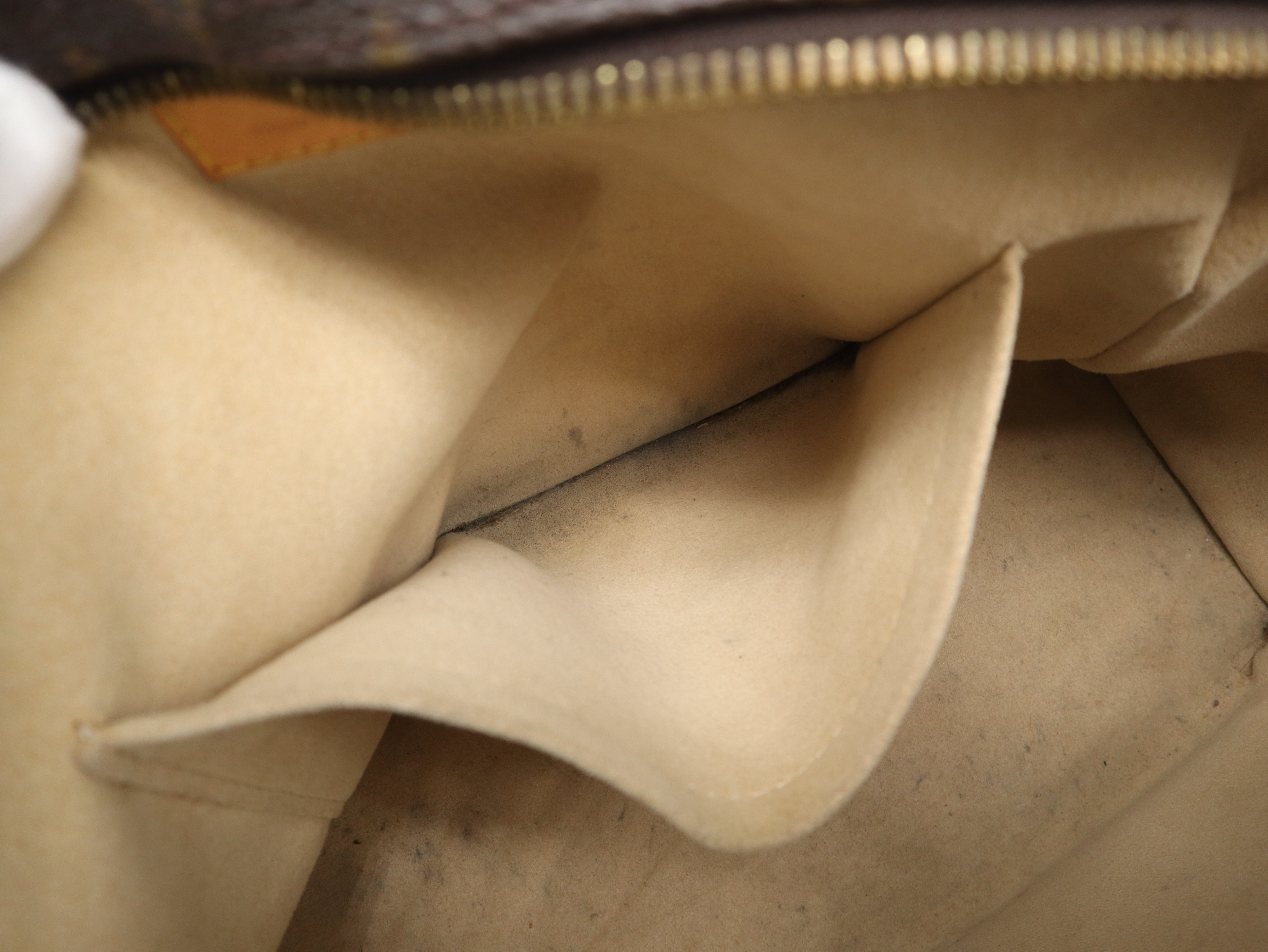 M40026 Monogram Manhattan PM Handbag — view 13