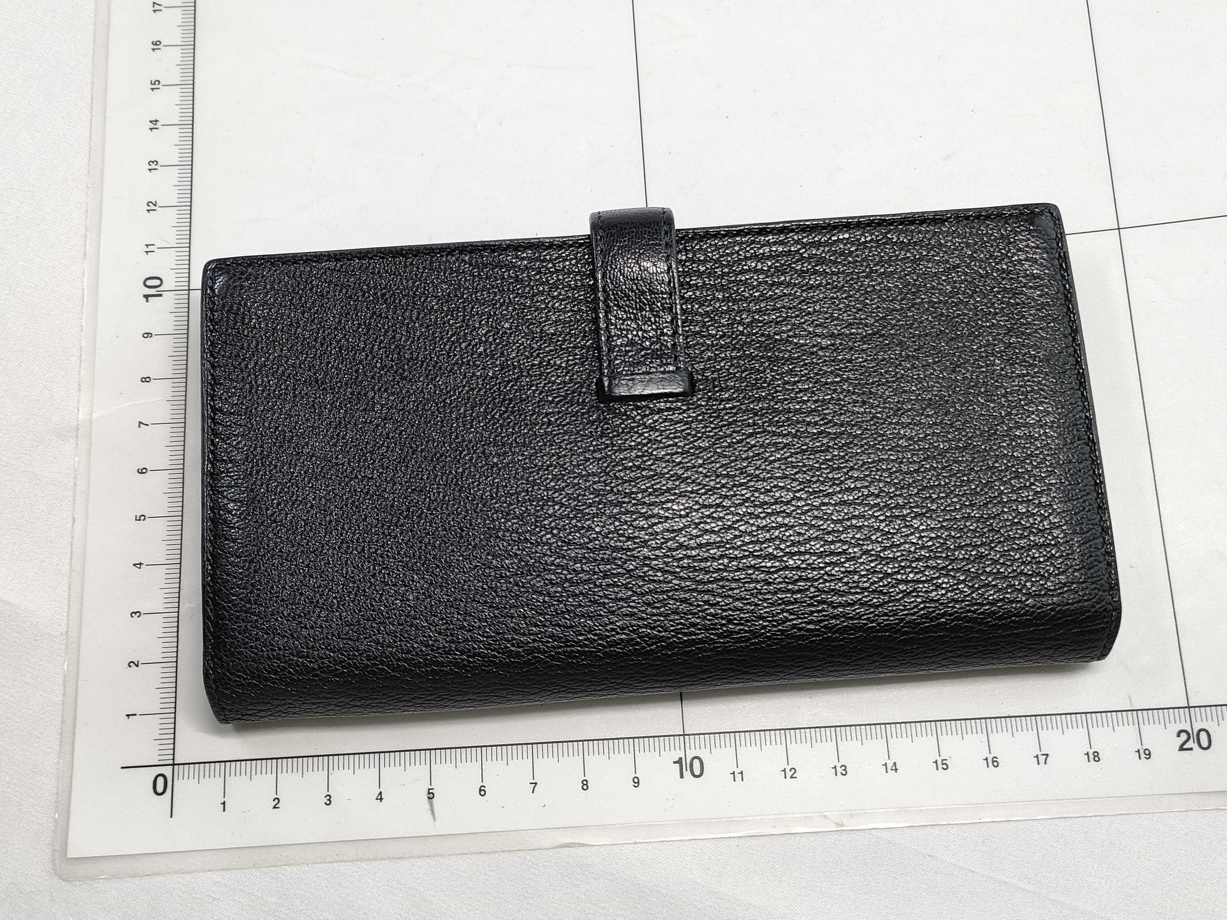 Bearn Soufflet U-stamp Chevre leather wallet in black and gold. — view 2