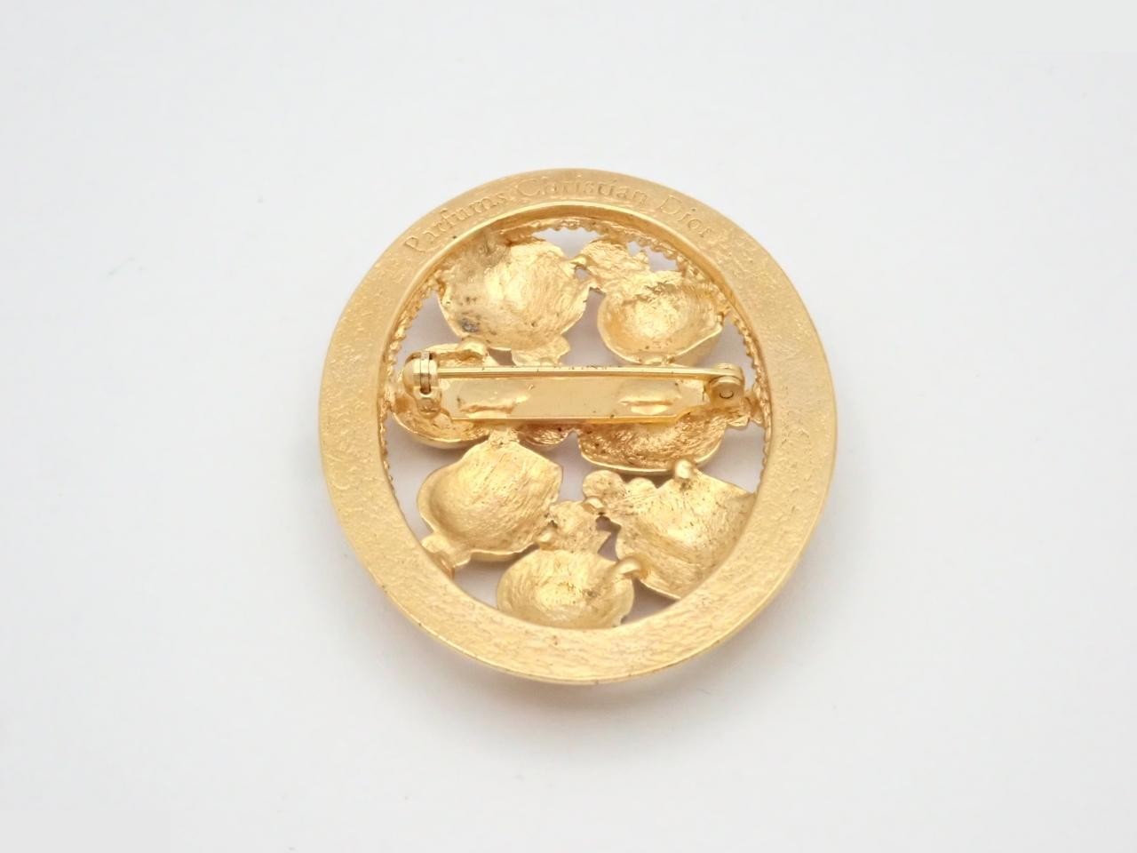 Perfume brooch, gold. — view 2