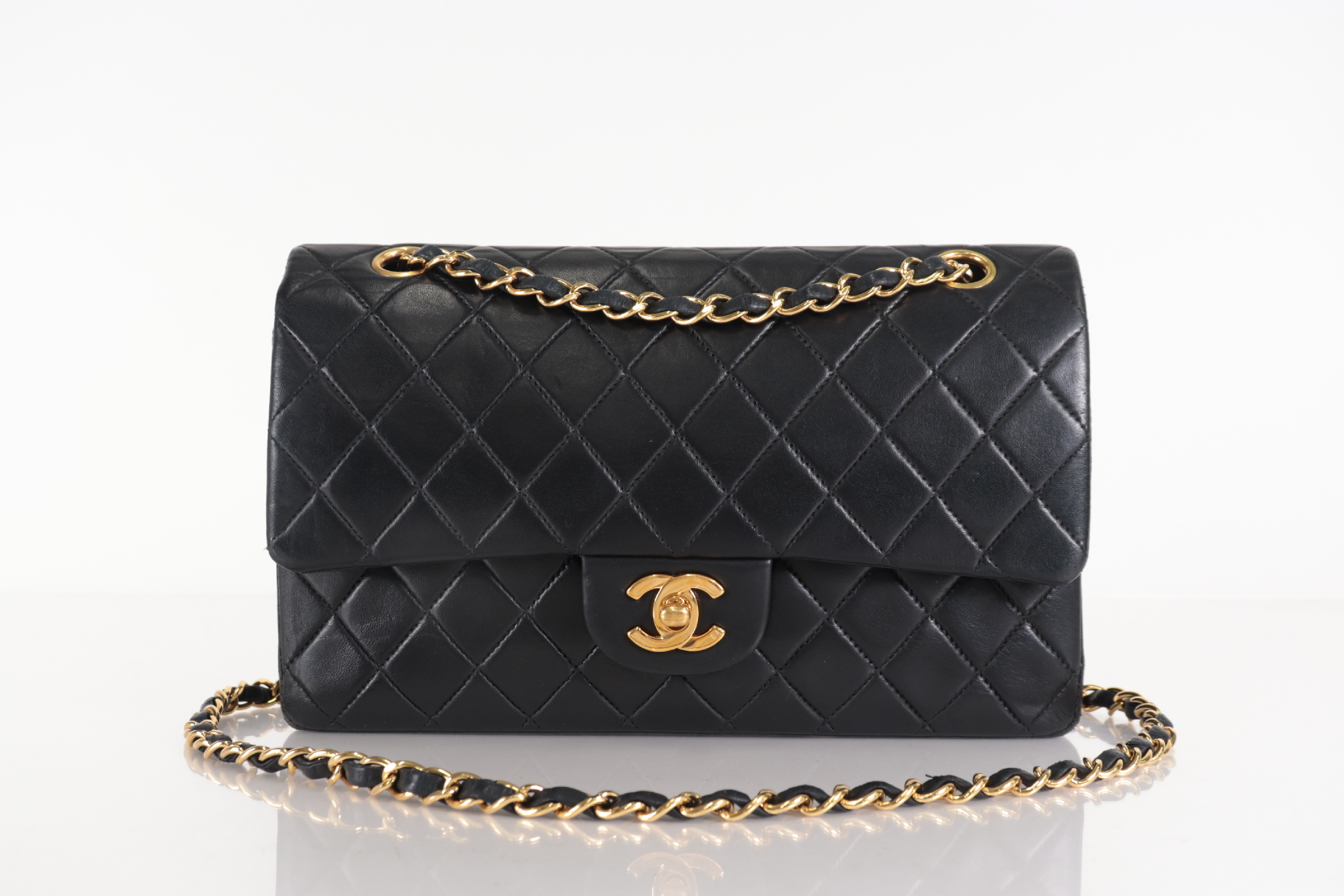 W-Flap 25 Lambskin Chain Shoulder Bag (Serial No. 6) — view 2