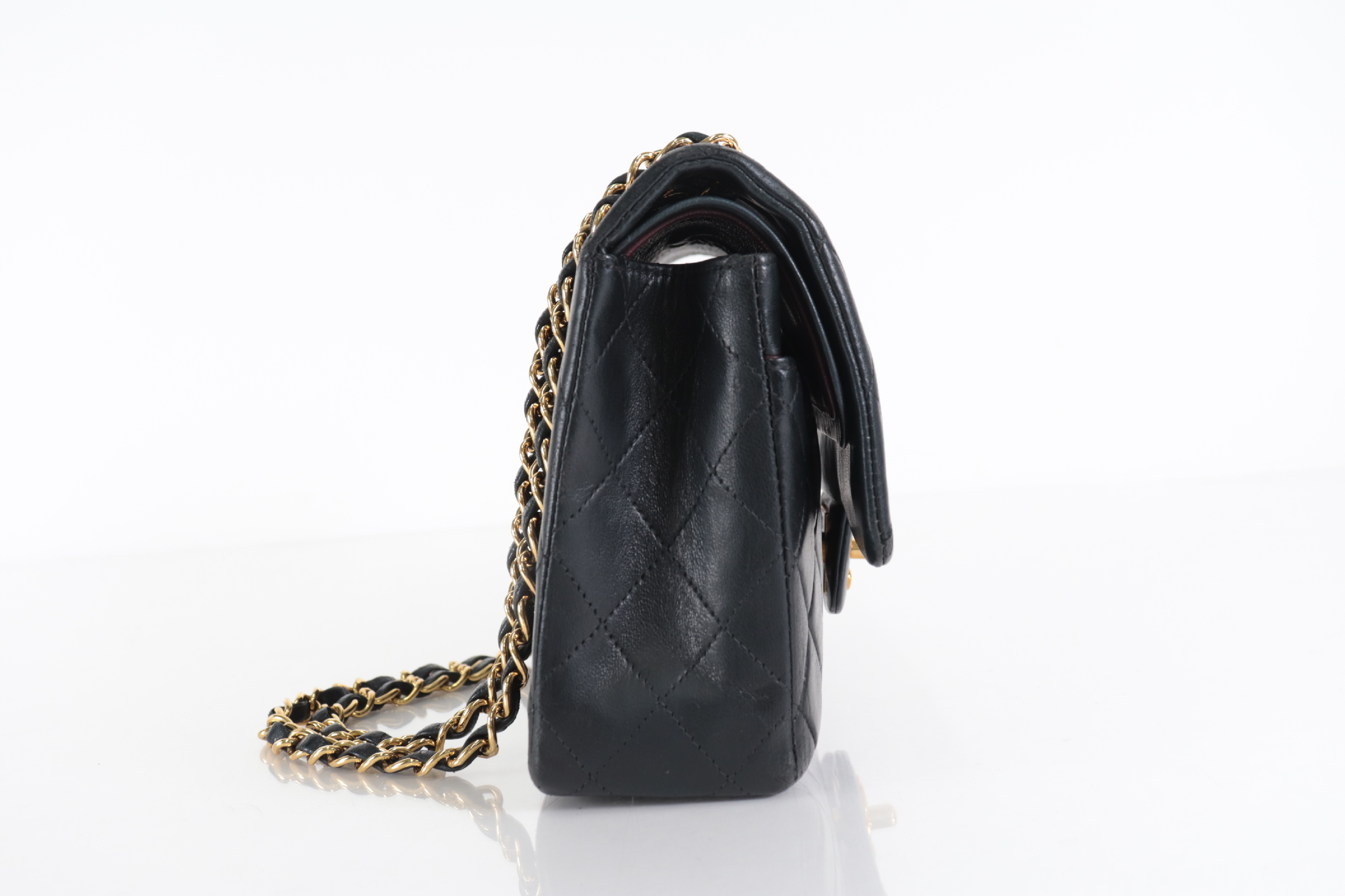 W-Flap 25 Lambskin Chain Shoulder Bag (Serial No. 6) — view 4