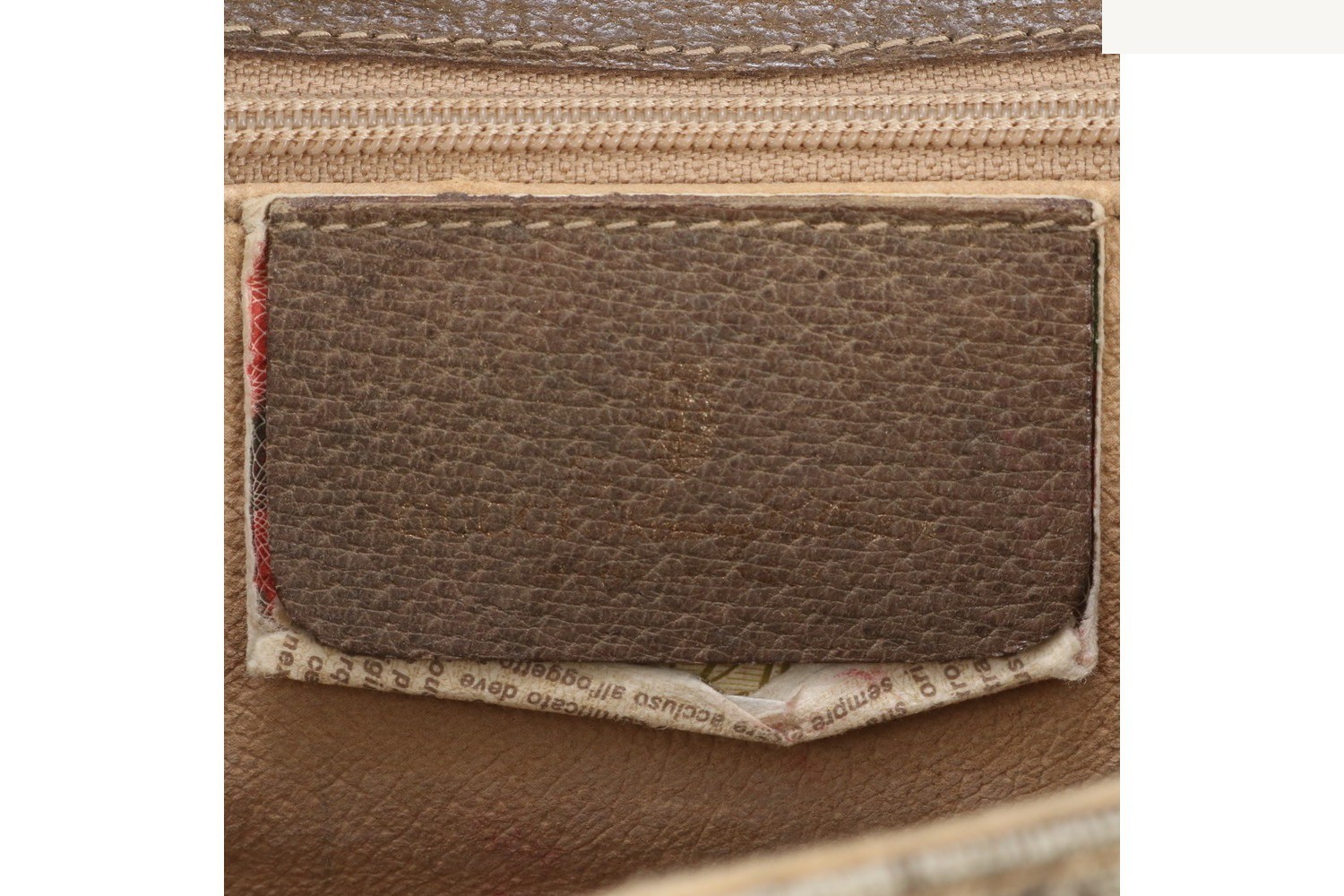 GG Supreme 904 02 050 Leather Shoulder Bag — view 8