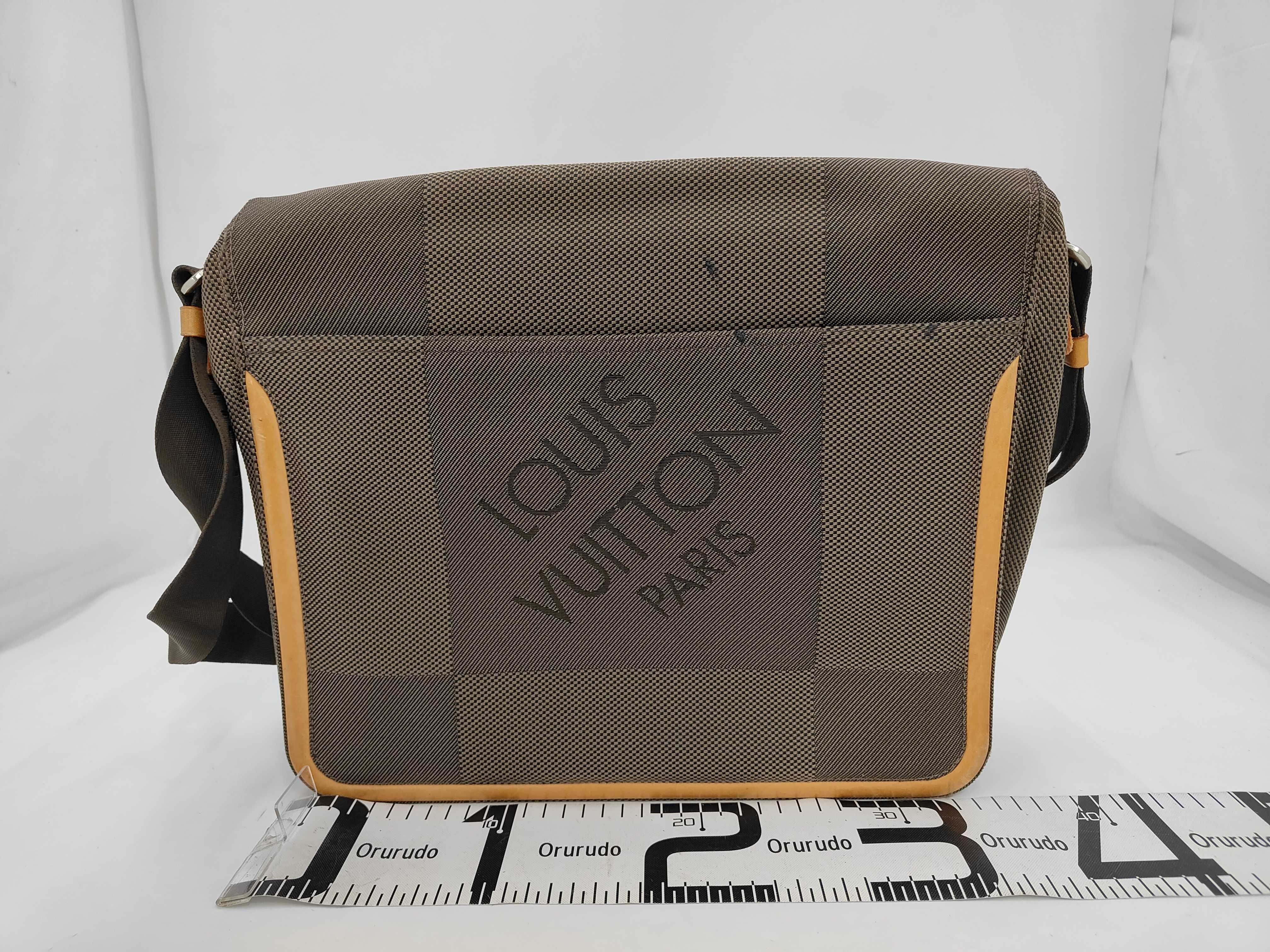 Damier Bag DAMIER GEANT MESSENGER M93030 Shoulder Bag — view 2