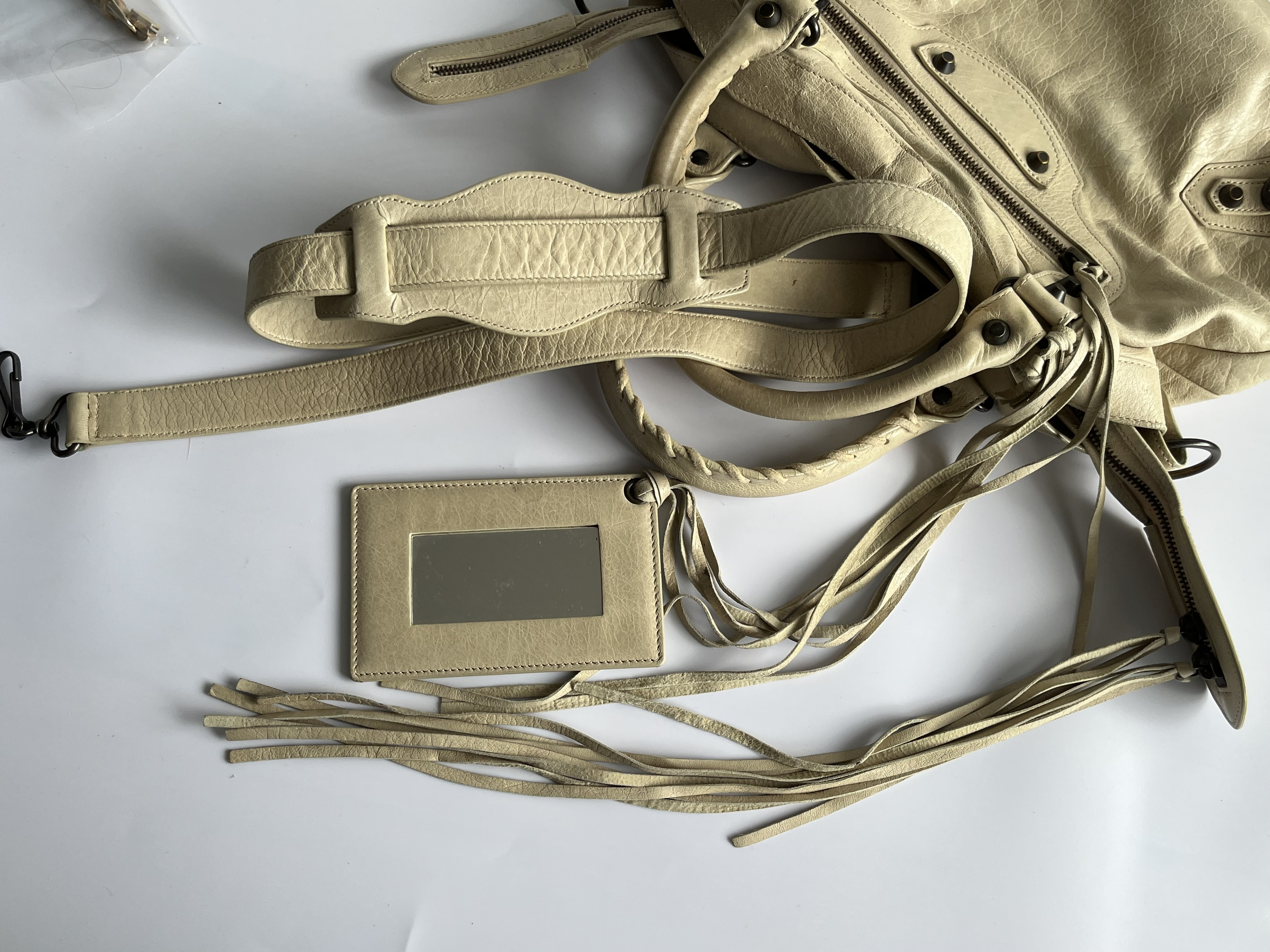 The City Beige Lambskin Leather Shoulder Bag with Mirror and Shoulder Strap — view 14