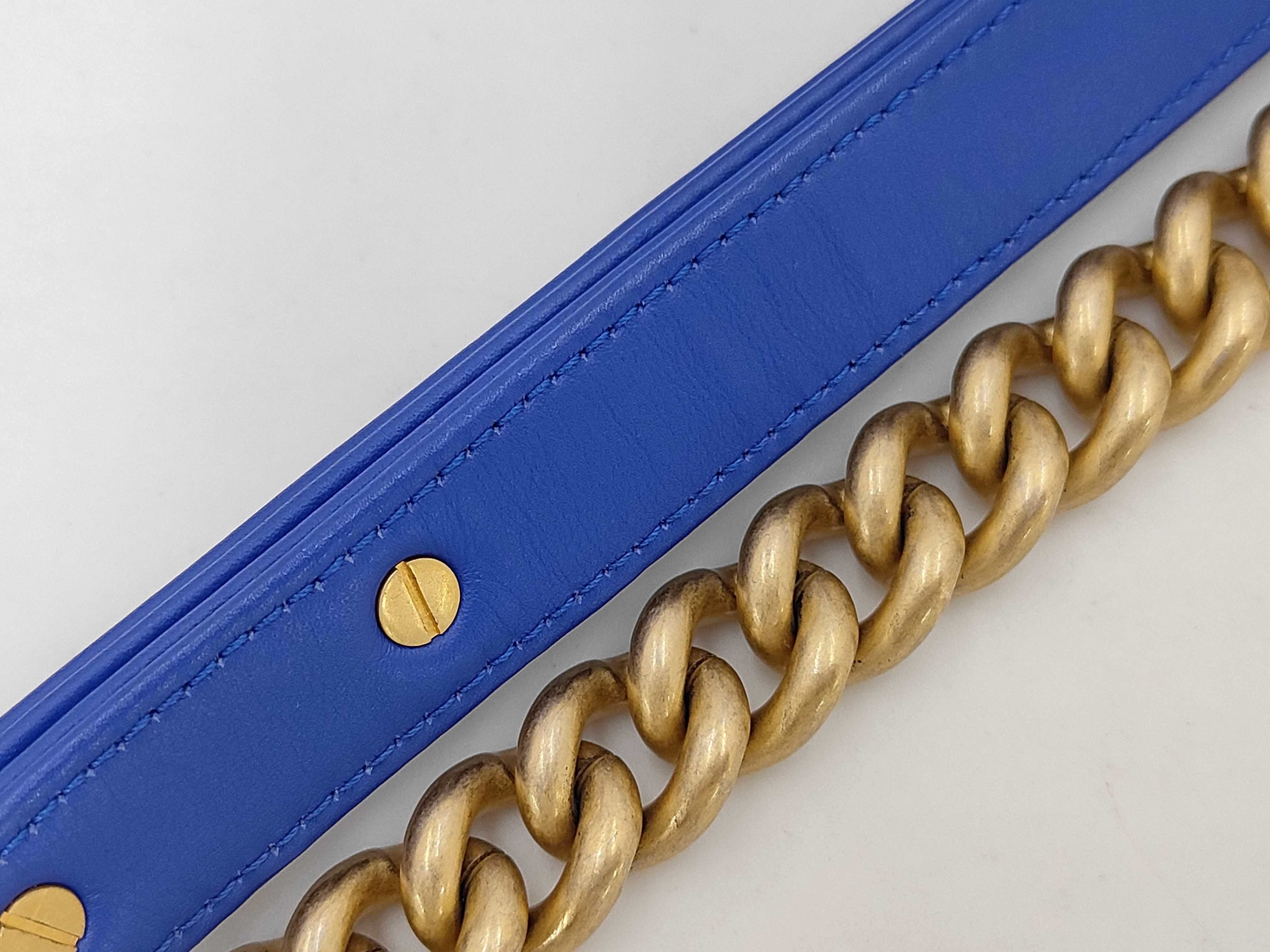 Boy Chanel 20, serial number 27, V-stitch, lambskin, blue, gold hardware, shoulder bag — view 6