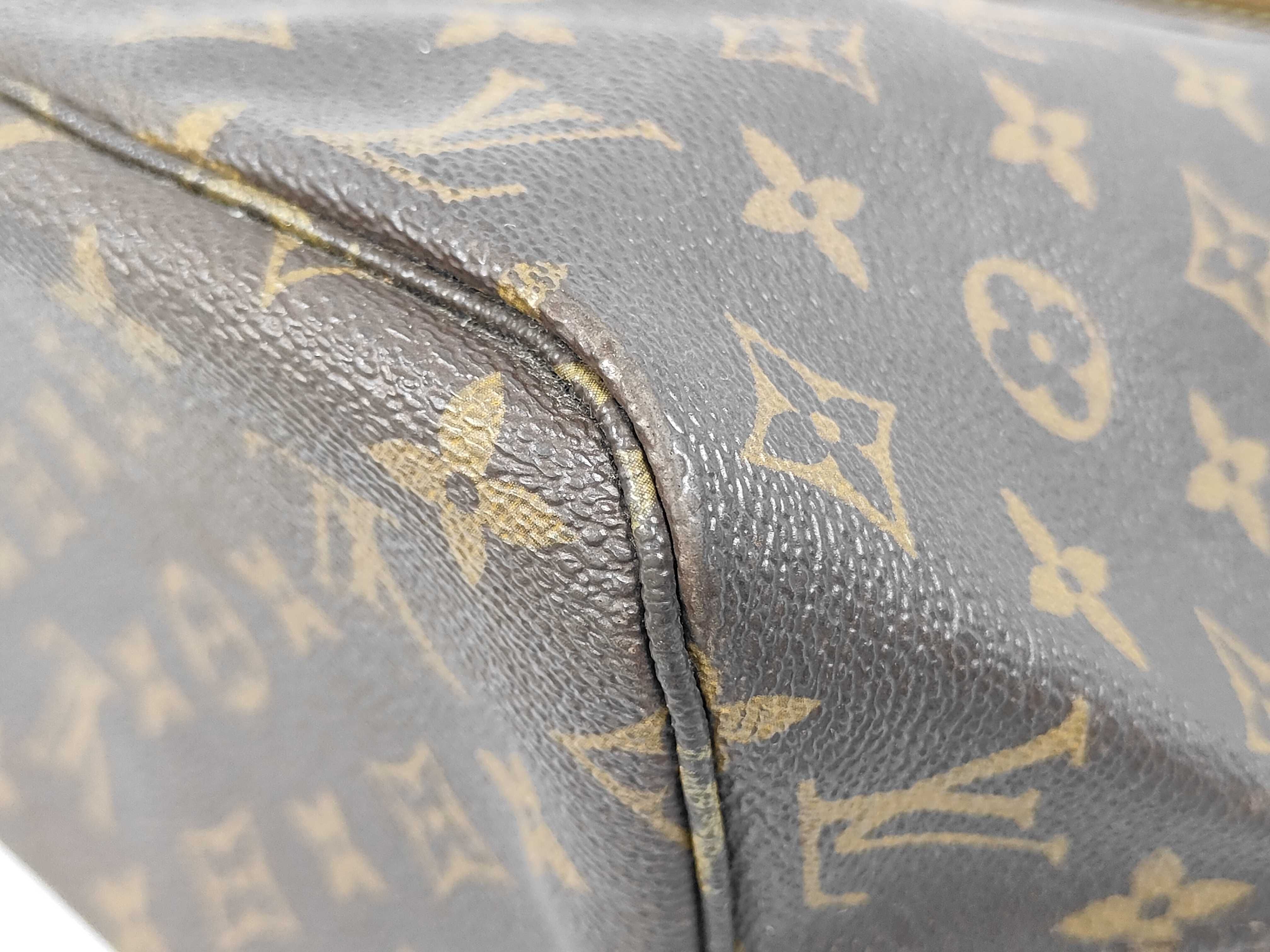bag, Louis Vuitton Neverfull MM tote bag, Monogram. *Damaged strap. Shoulder bag. — view 4