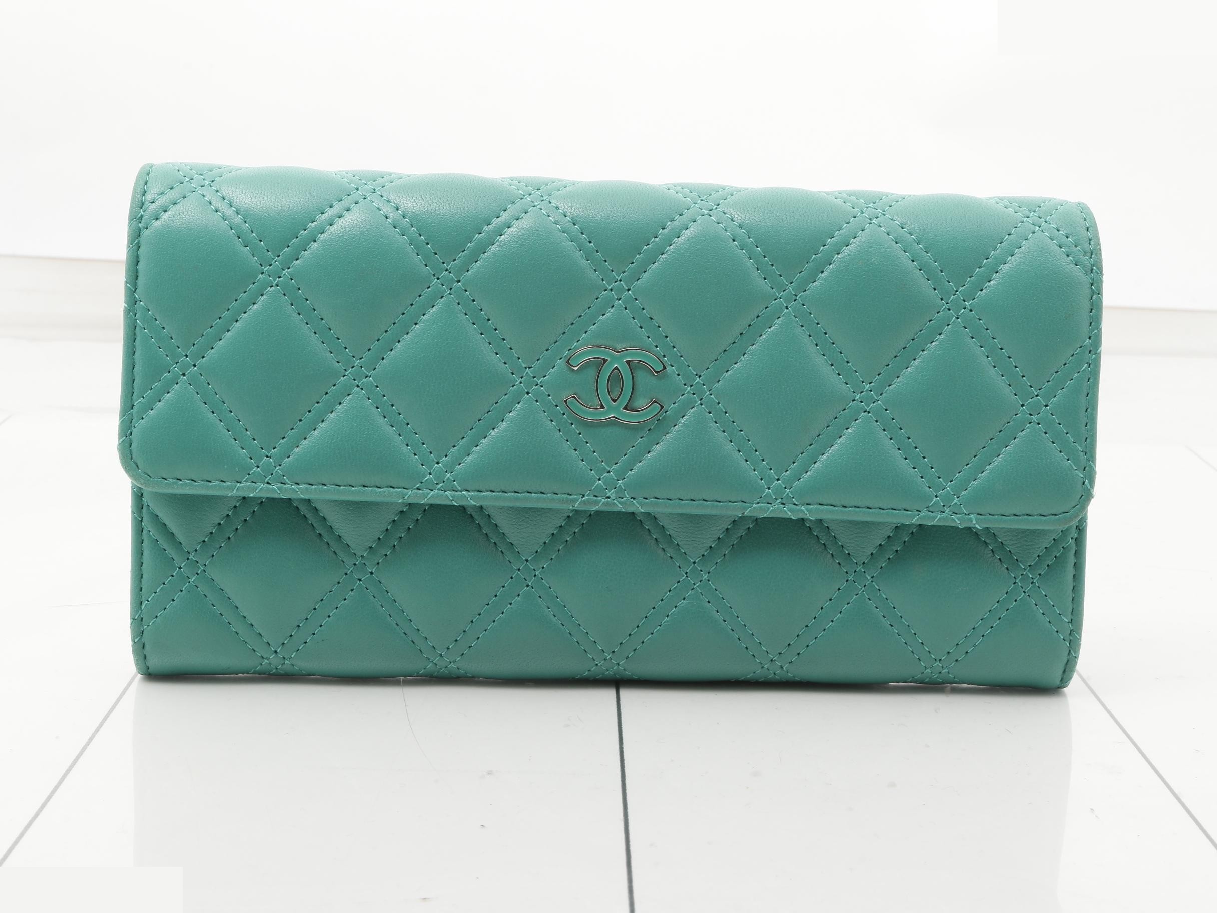 Matelassé (bags) and wallets