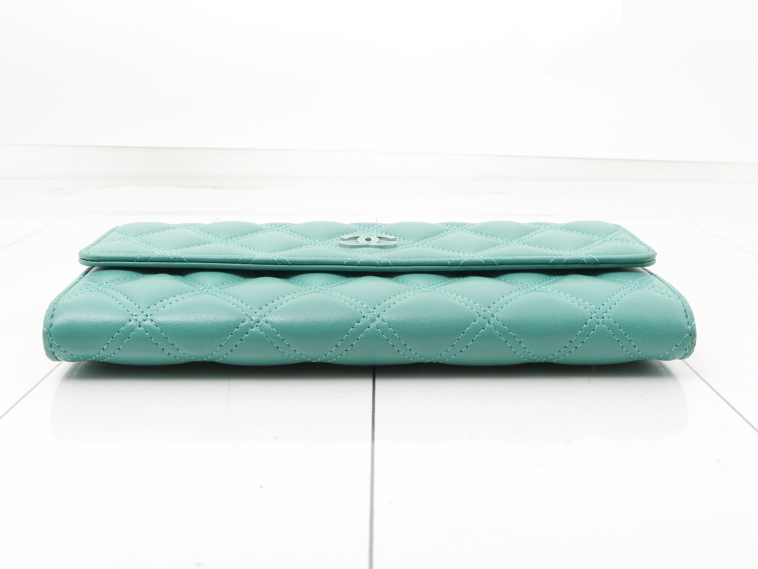 Matelassé (bags) and wallets — view 3
