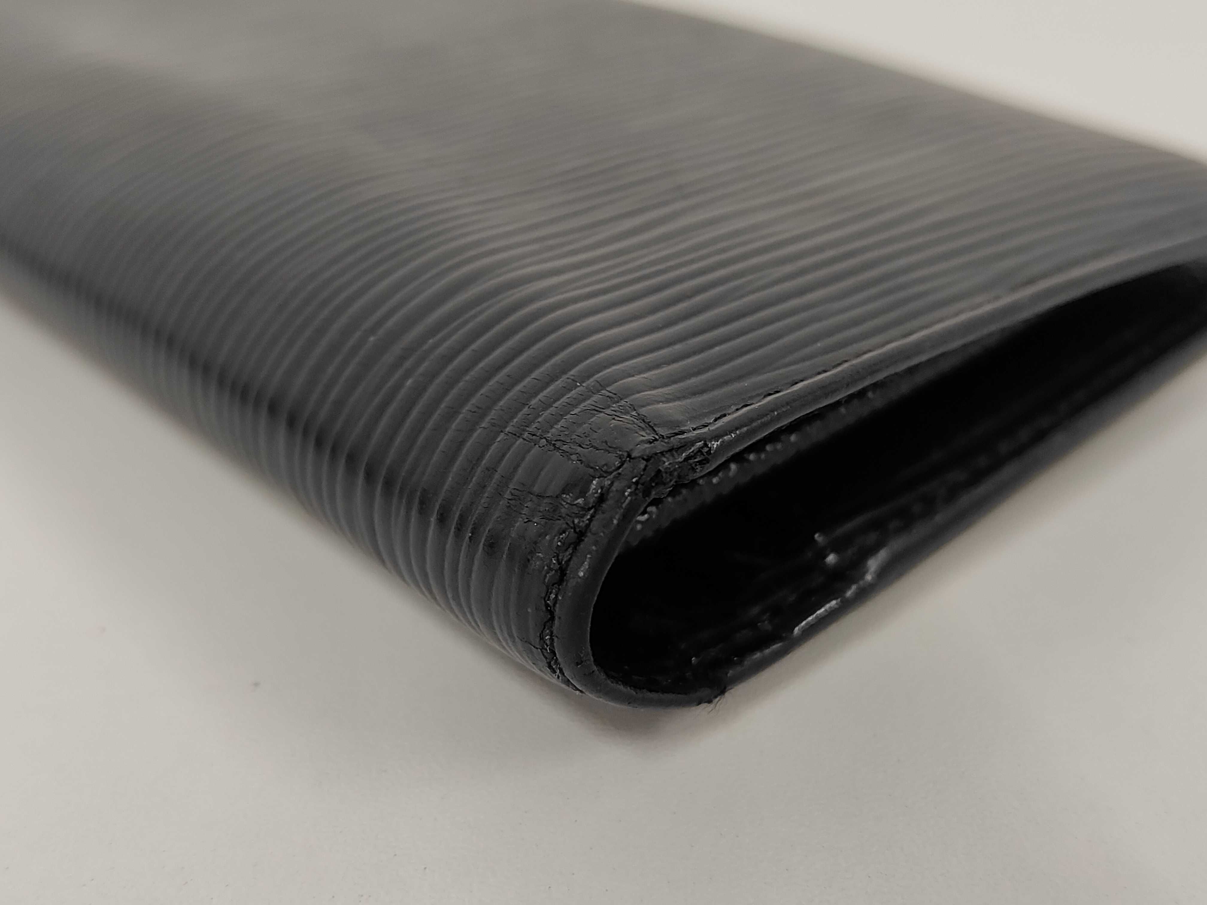 Epi Louis Vuitton Epi Portefeuille Brazza Black Wallet — view 3