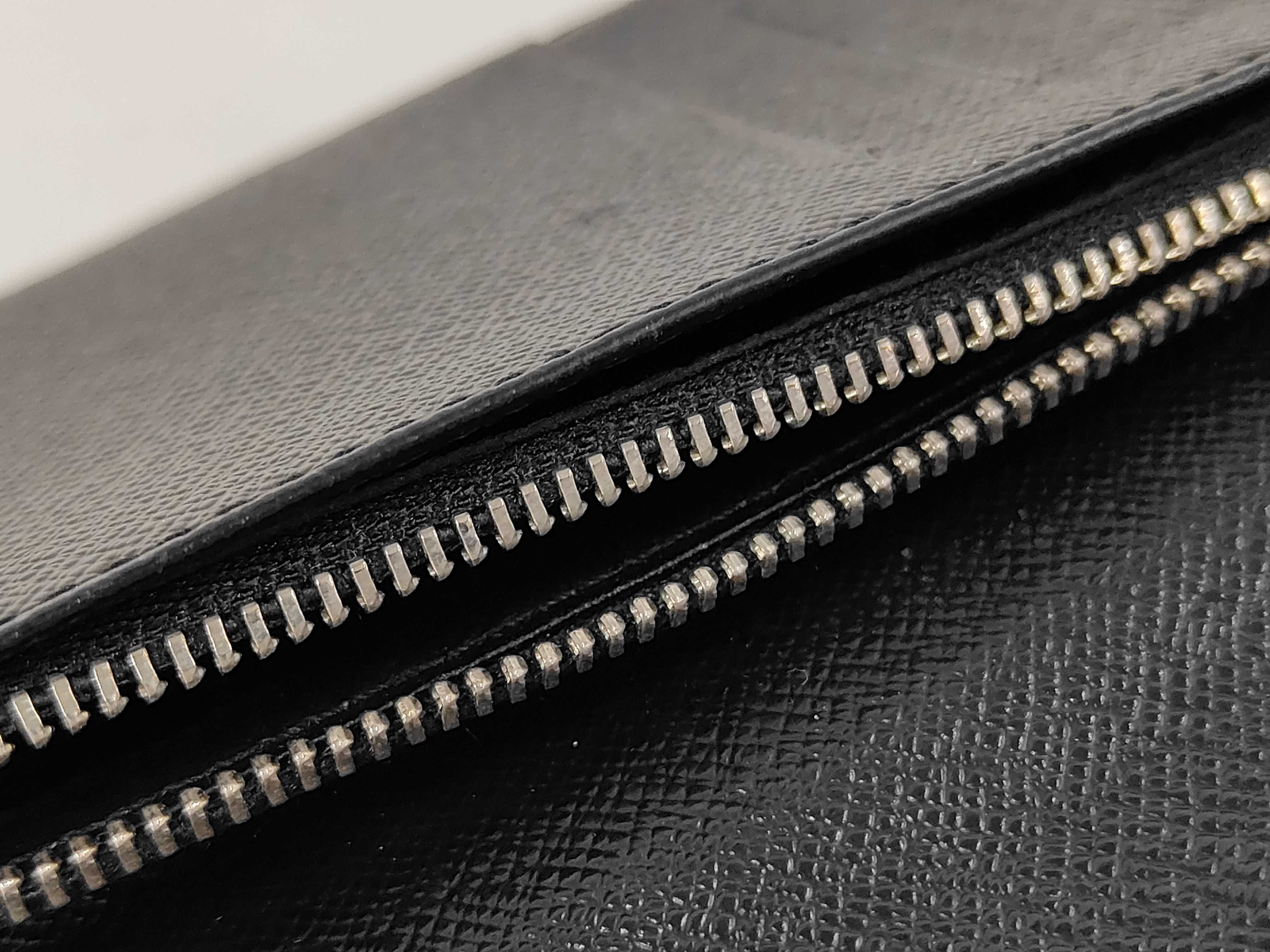 Epi Louis Vuitton Epi Portefeuille Brazza Black Wallet — view 8
