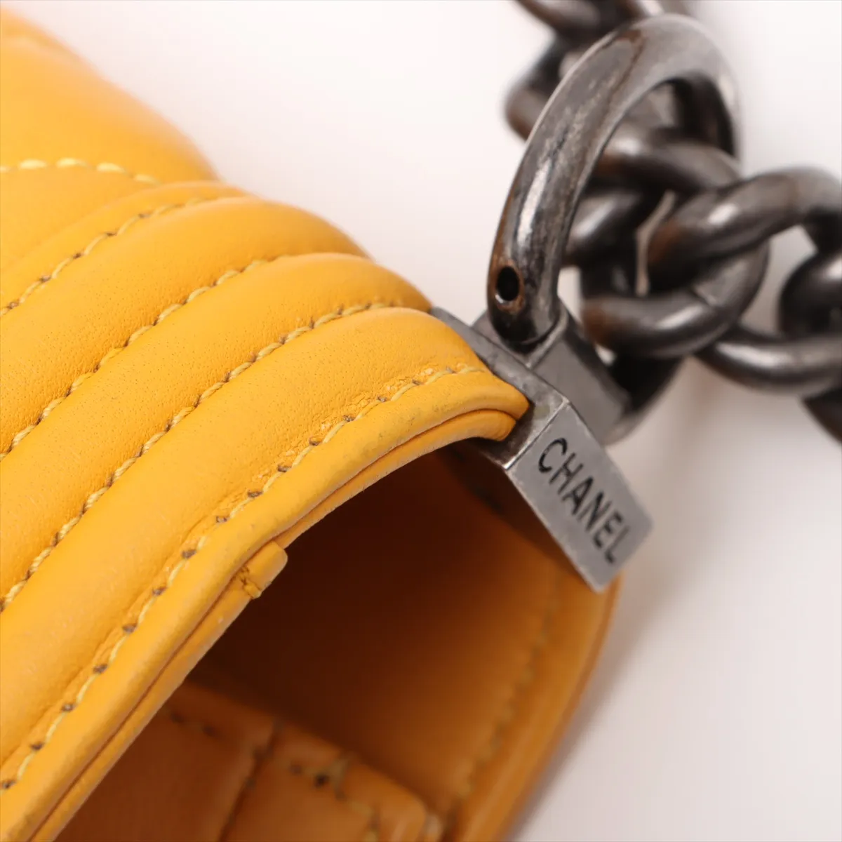 Boy Chanel 25 Lambskin Chain Shoulder Bag Yellow Gunmetal Metal Fittings 19387444 19th Series A67086 — view 14