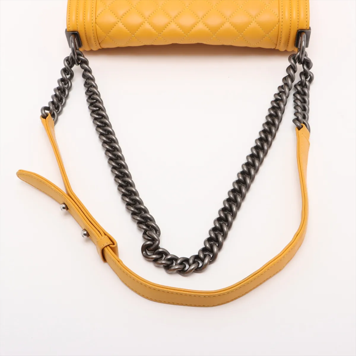 Boy Chanel 25 Lambskin Chain Shoulder Bag Yellow Gunmetal Metal Fittings 19387444 19th Series A67086 — view 5