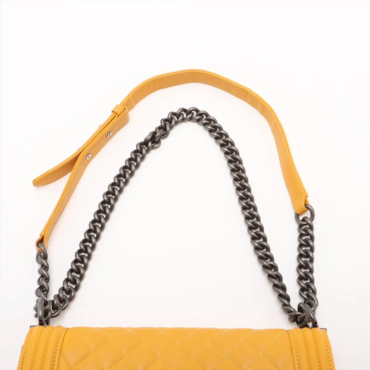 Boy Chanel 25 Lambskin Chain Shoulder Bag Yellow Gunmetal Metal Fittings 19387444 19th Series A67086 — view 6