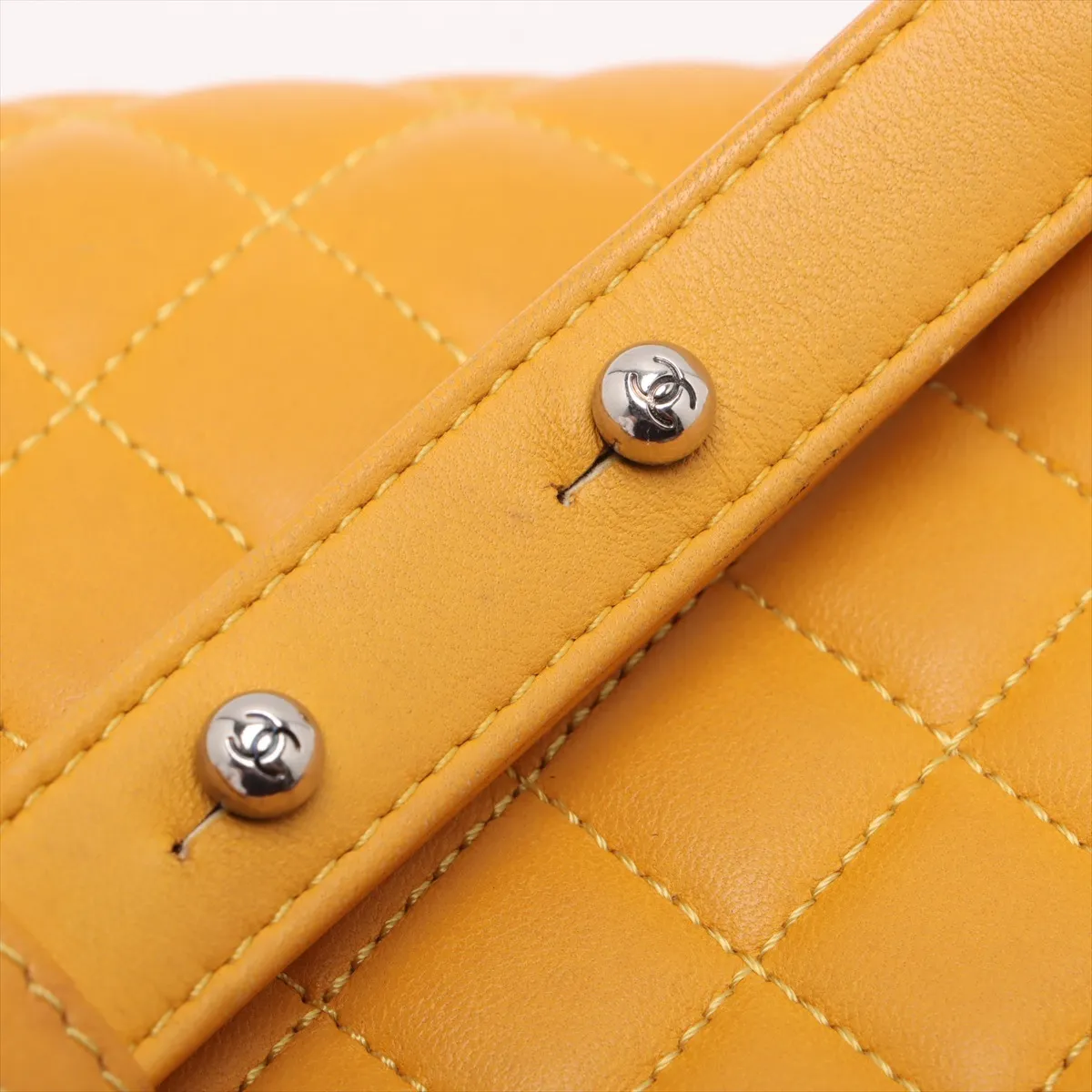 Boy Chanel 25 Lambskin Chain Shoulder Bag Yellow Gunmetal Metal Fittings 19387444 19th Series A67086 — view 10