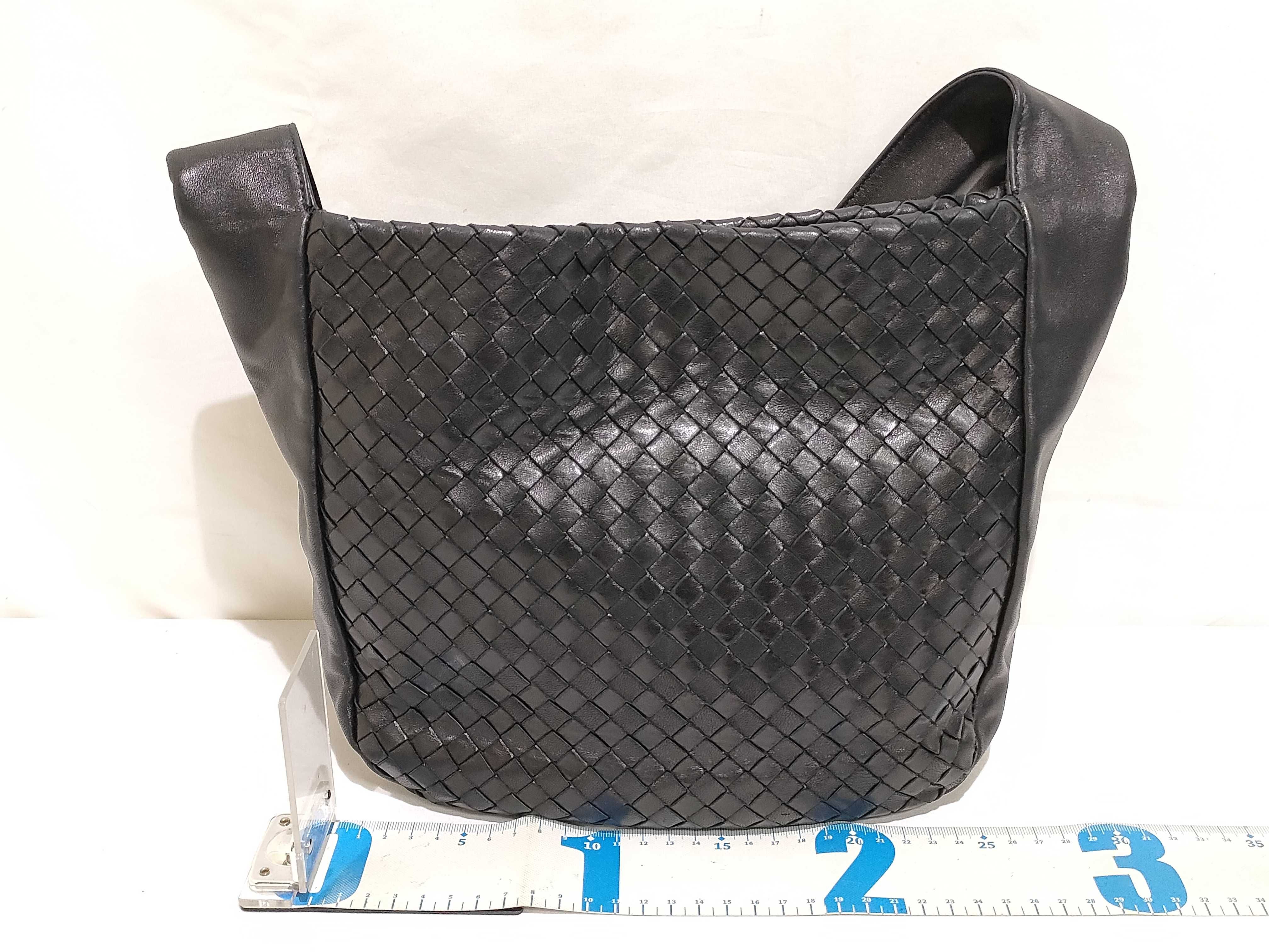 Intrecciato Bottega Veneta Intrecciato One-Shoulder Bag — view 2