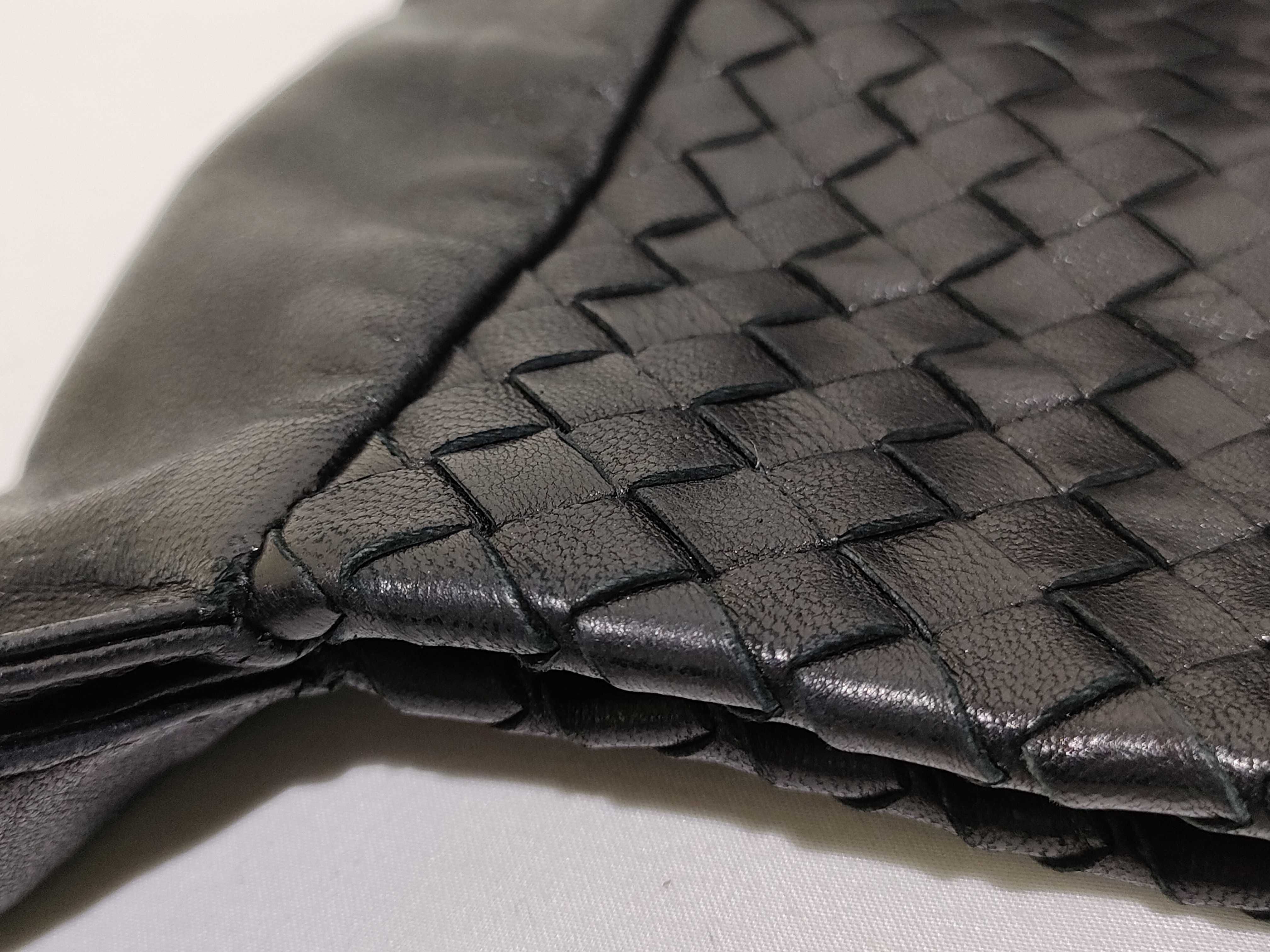 Intrecciato Bottega Veneta Intrecciato One-Shoulder Bag — view 13