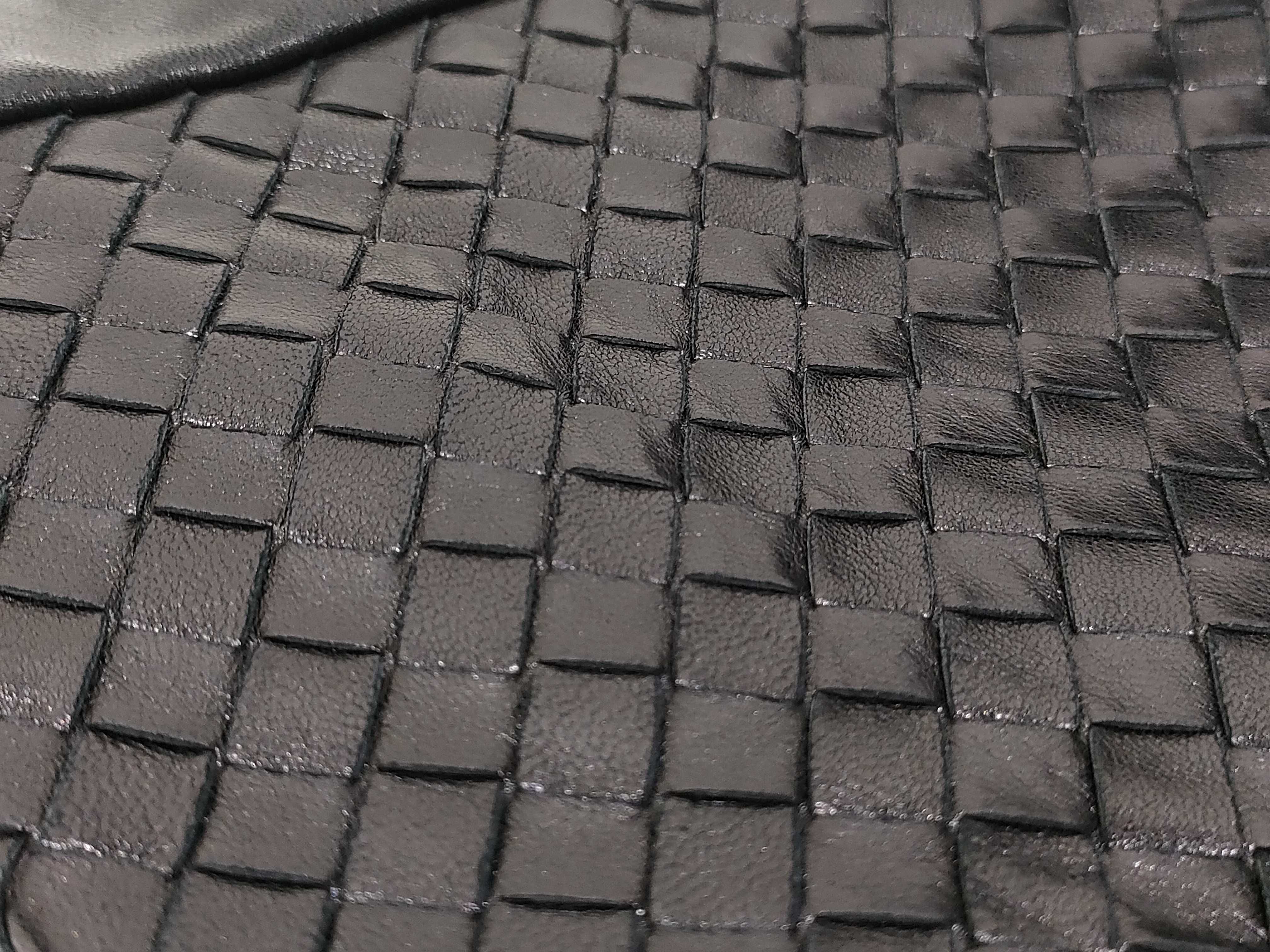 Intrecciato Bottega Veneta Intrecciato One-Shoulder Bag — view 15