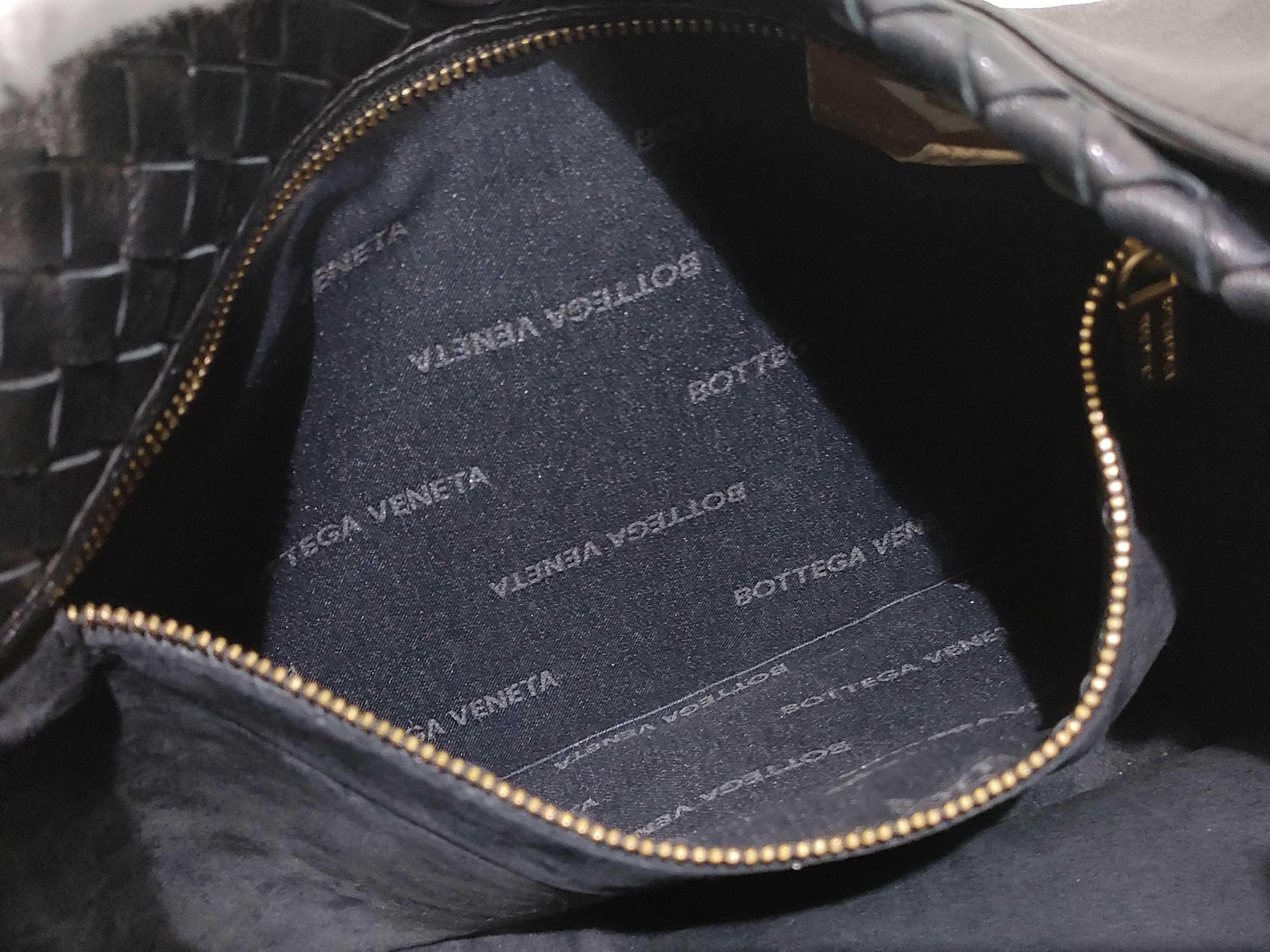 Intrecciato Bottega Veneta Intrecciato One-Shoulder Bag — view 9