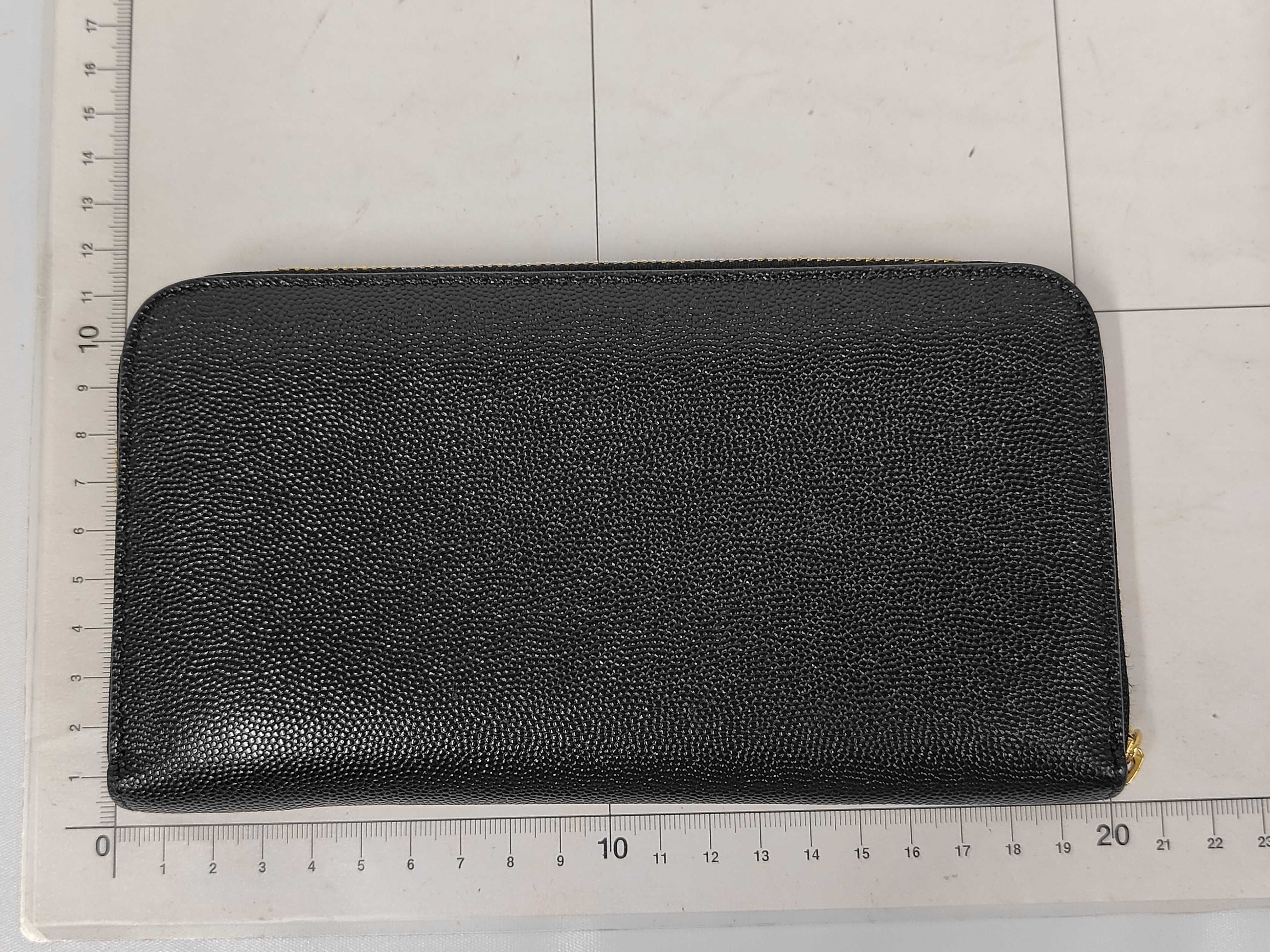 Burberry Leather Zippy Wallet Black — view 2