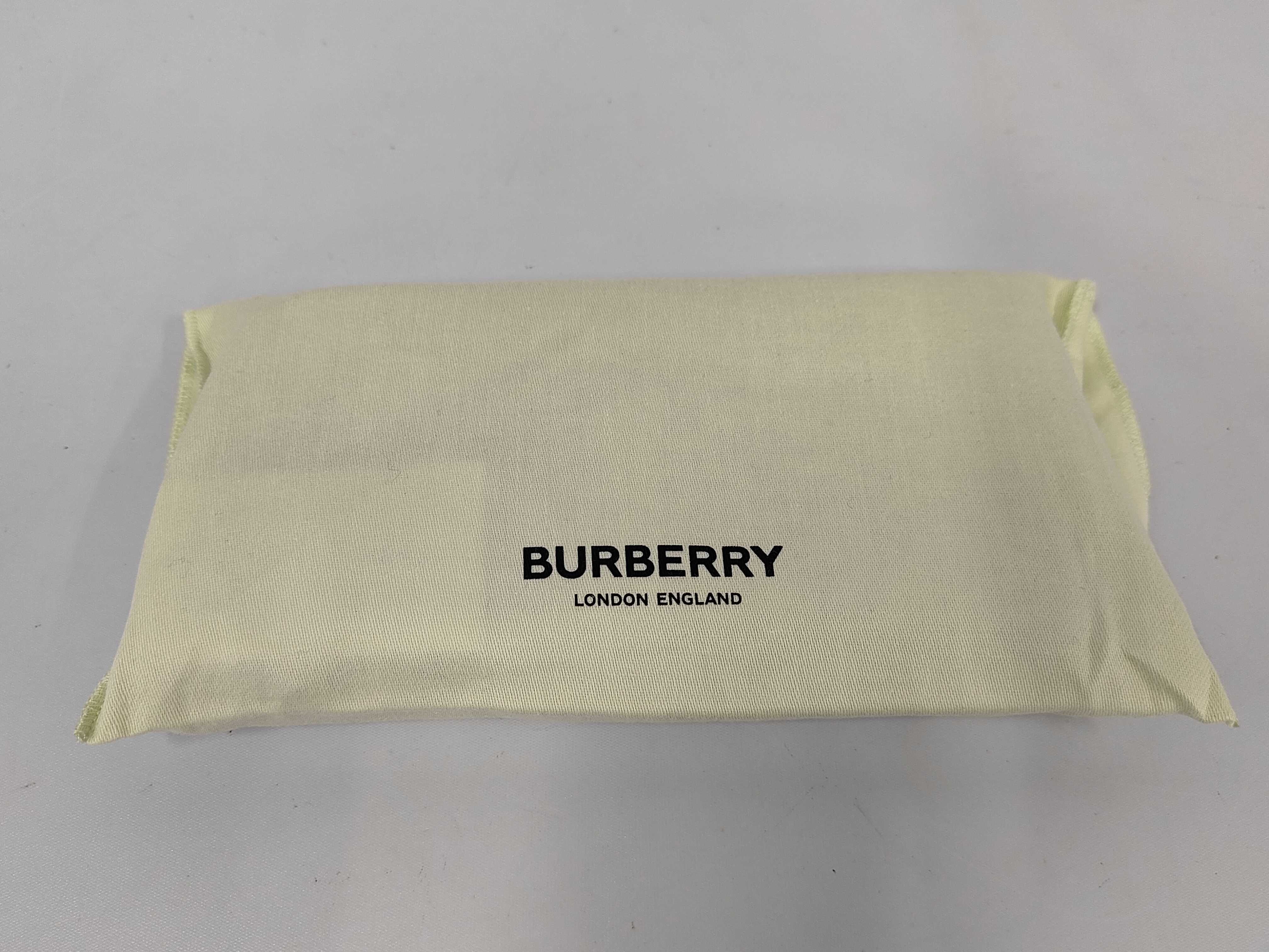 Burberry Leather Zippy Wallet Black — view 10