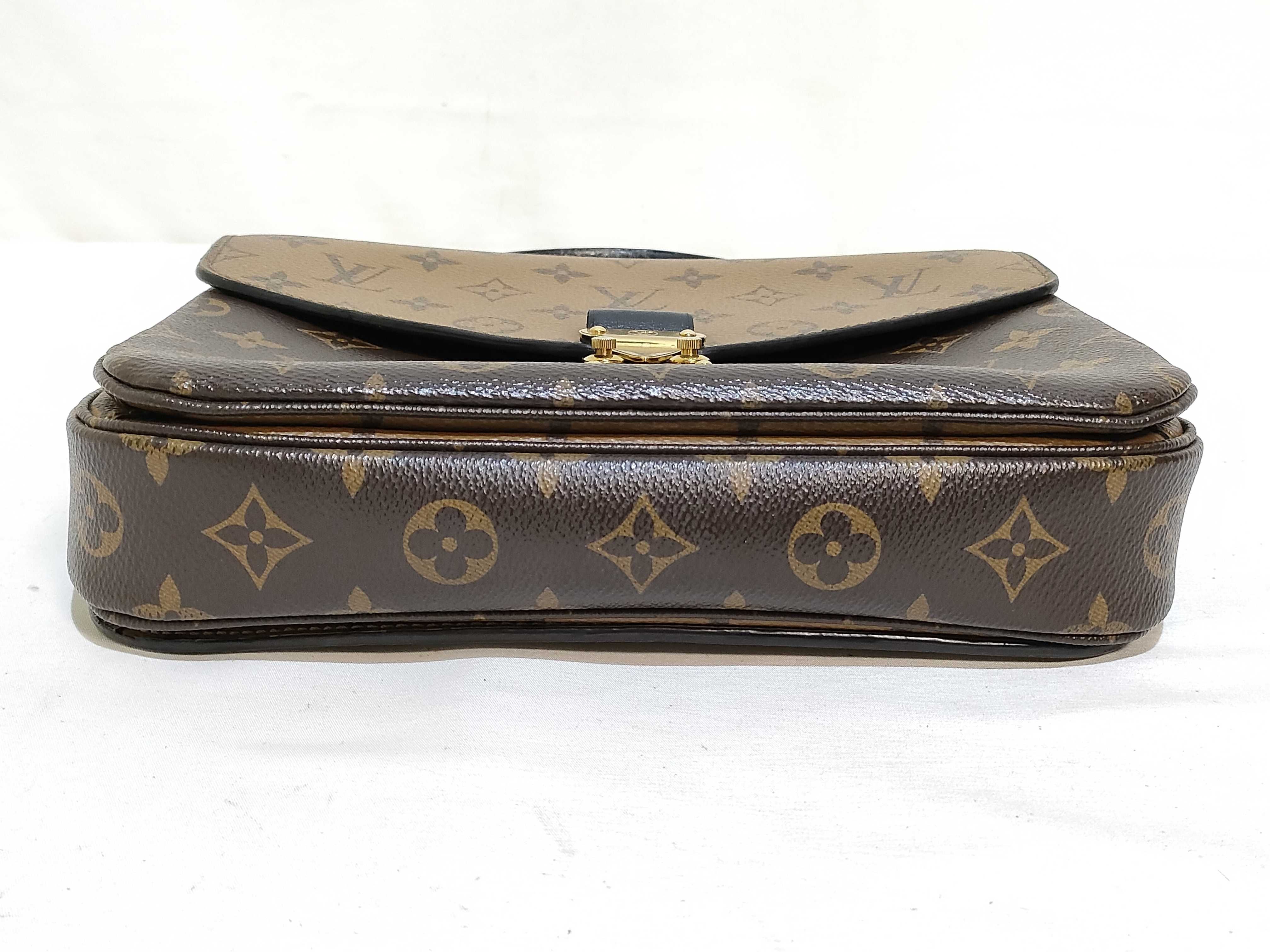 Monogram Louis Vuitton Pochette Métis Shoulder Bag Handbag — view 6