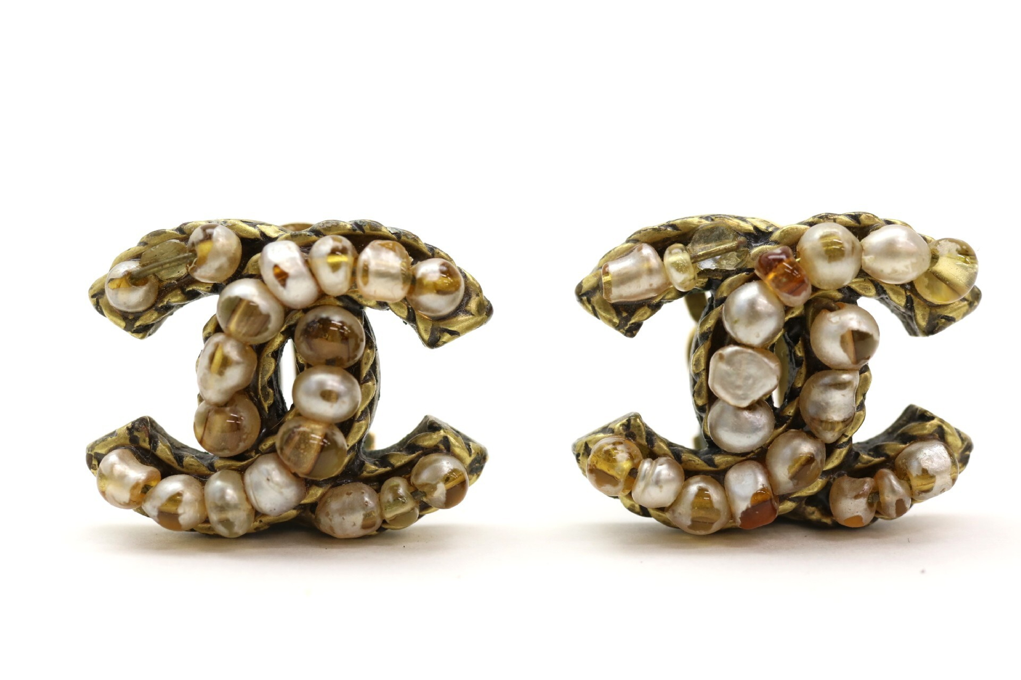 Coco Mark Pearl Earrings 00A — view 6
