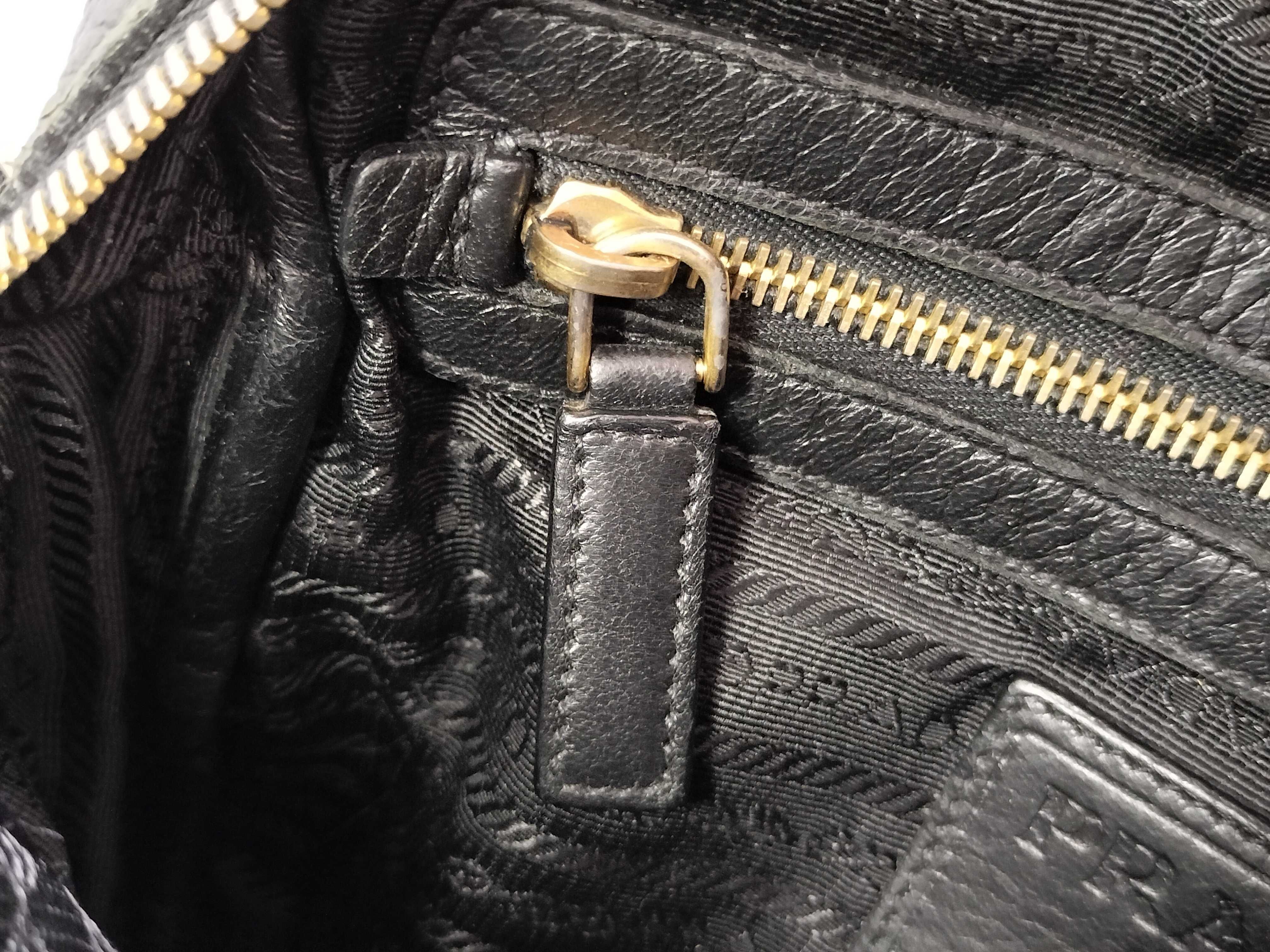 grained leather shoulder bag, black, serial number shoulder bag — view 12