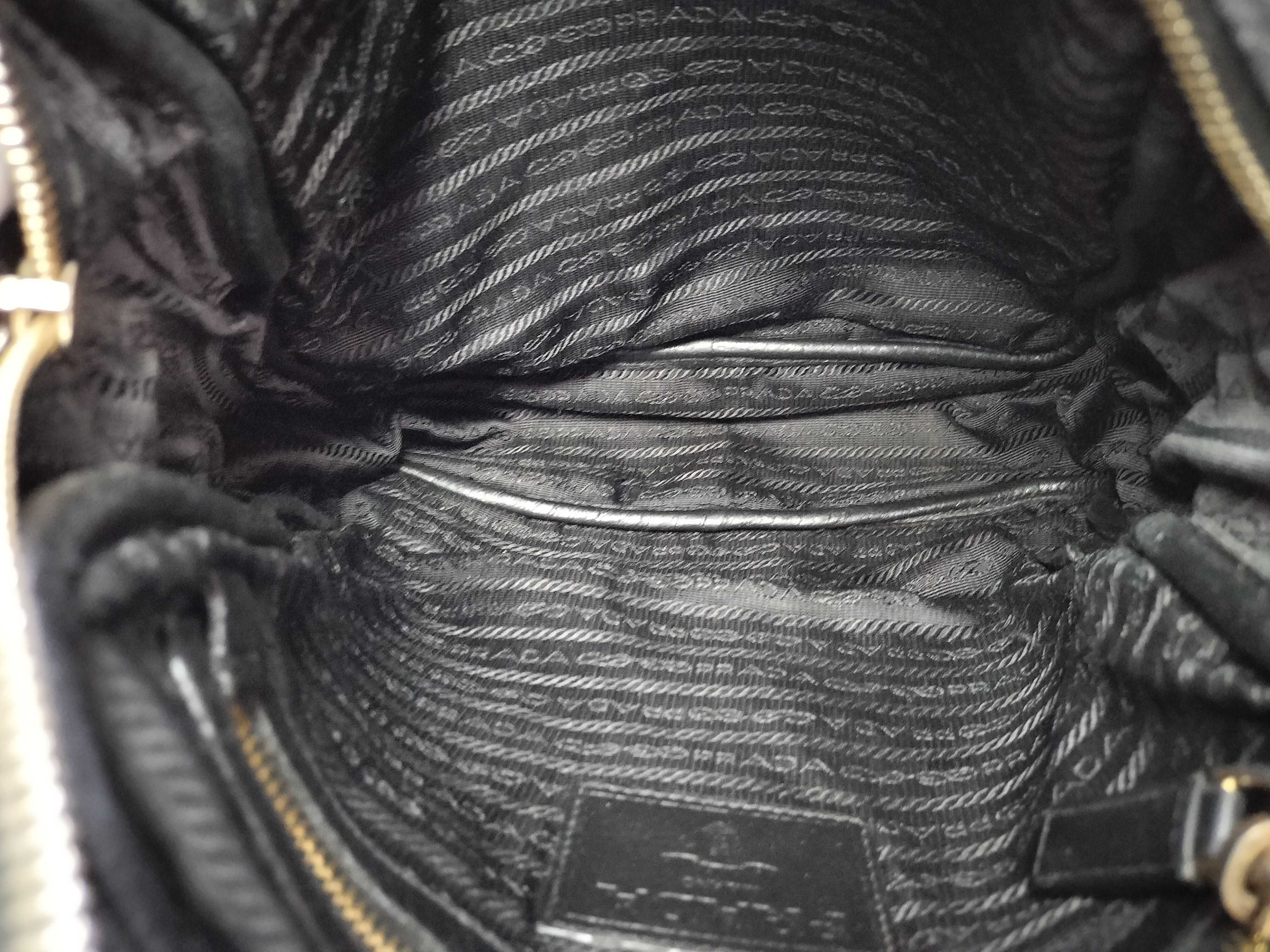 grained leather shoulder bag, black, serial number shoulder bag — view 8