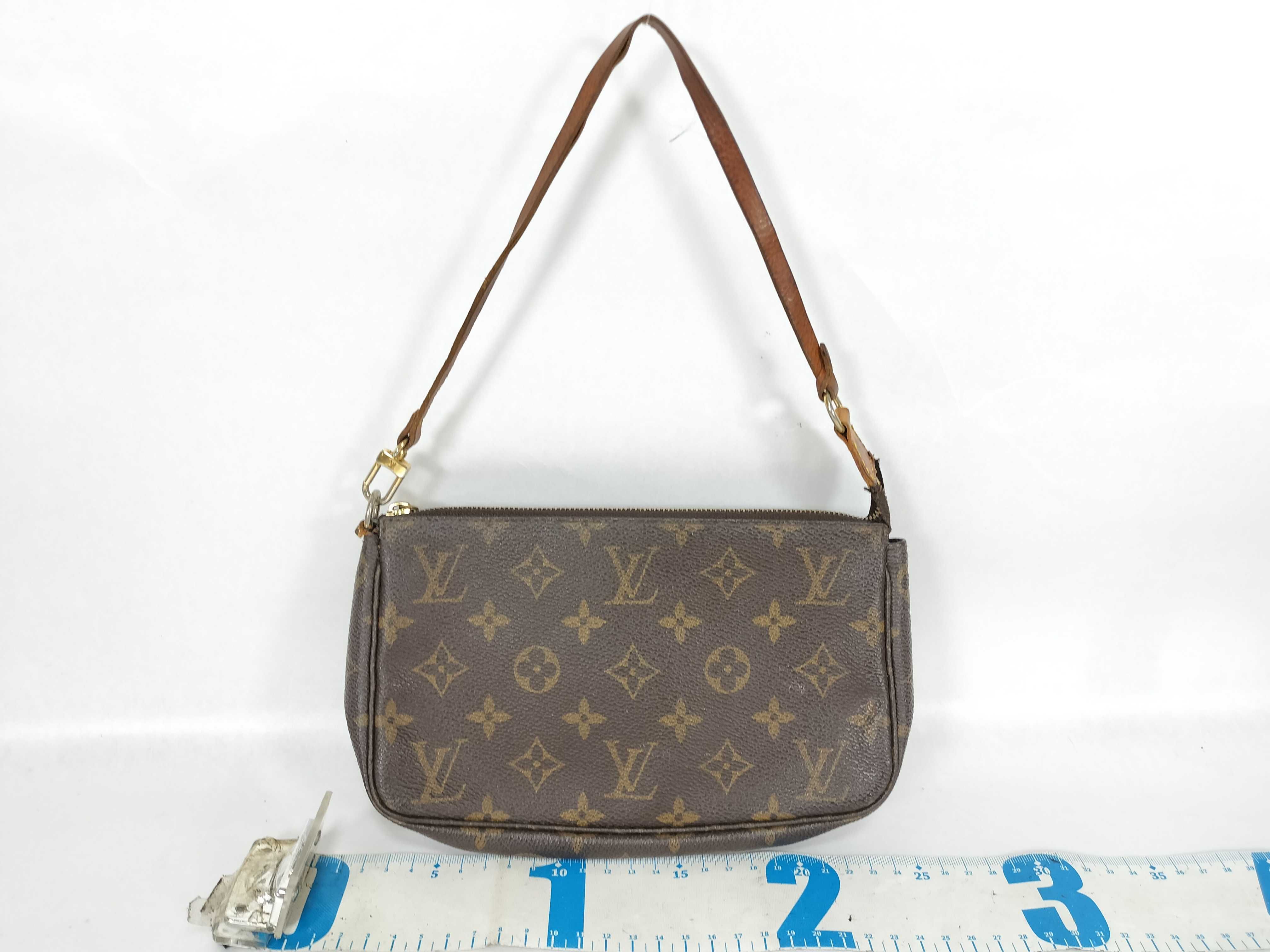 Monogram Pochette Accessoires Monogram M51980 Pouch — view 2