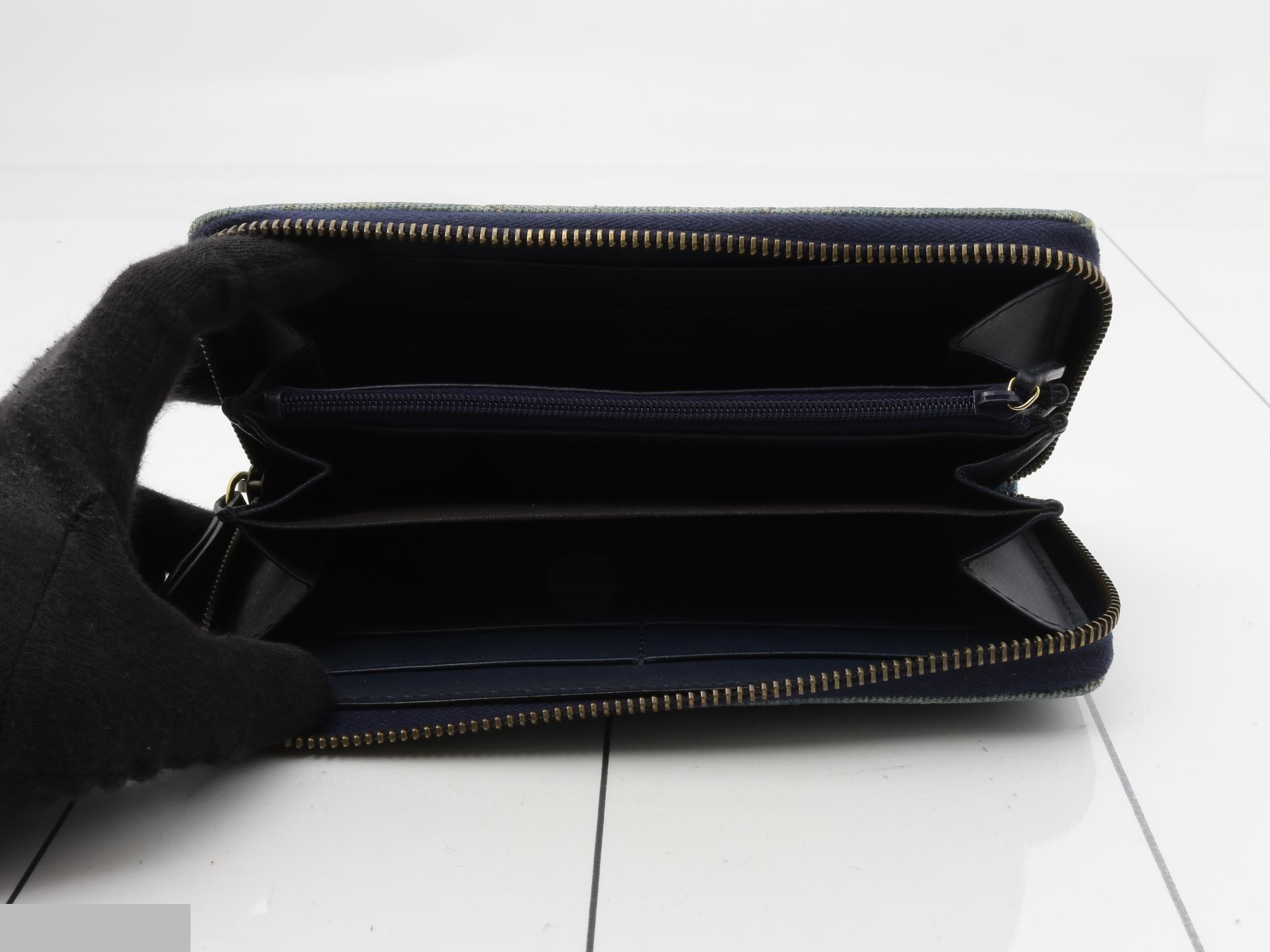 GG Marmont Pearl Round Zip Wallet — view 4