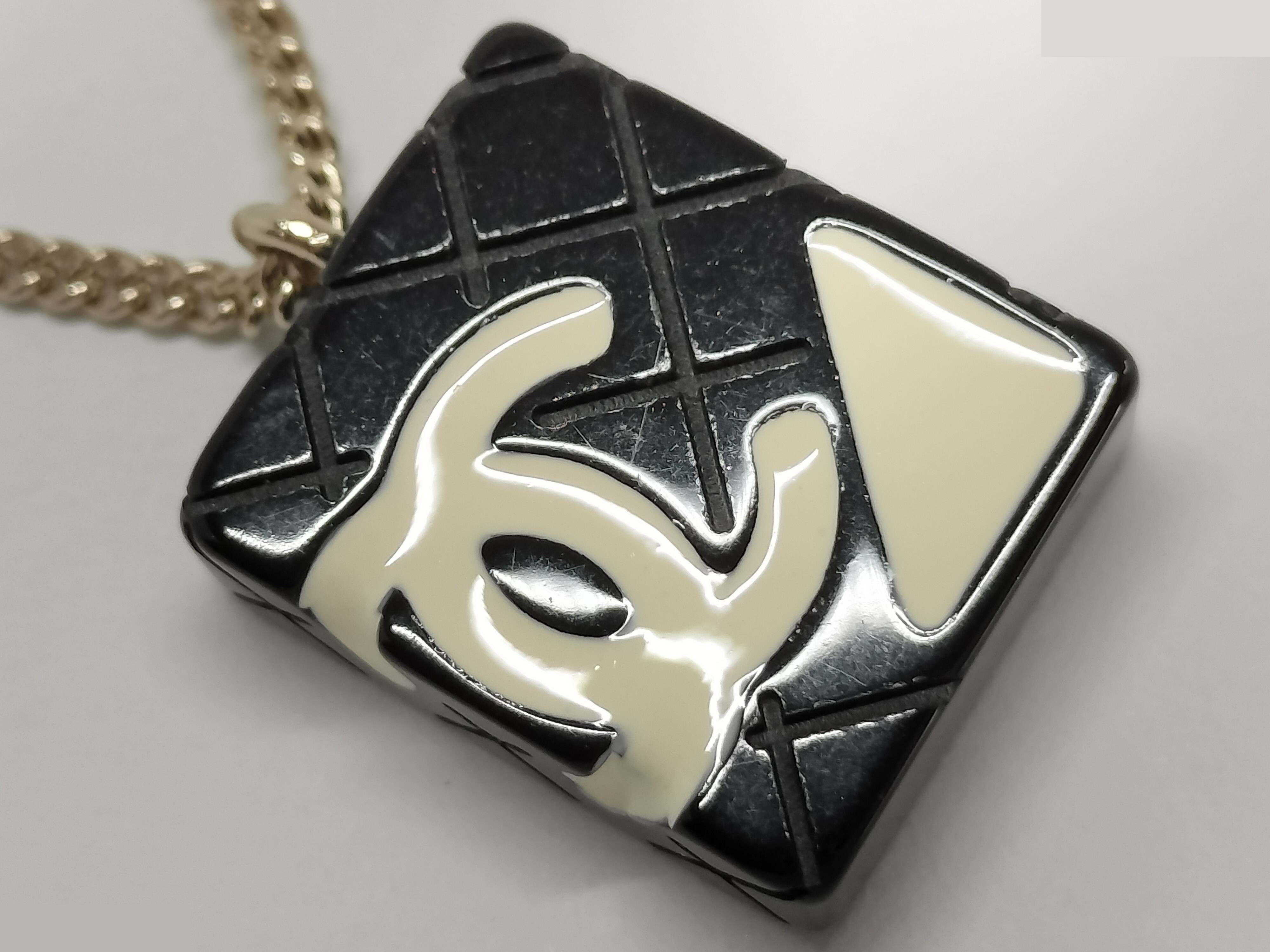 Unused Coco Cambon line gold necklace, chain approximately 40cm. — view 5