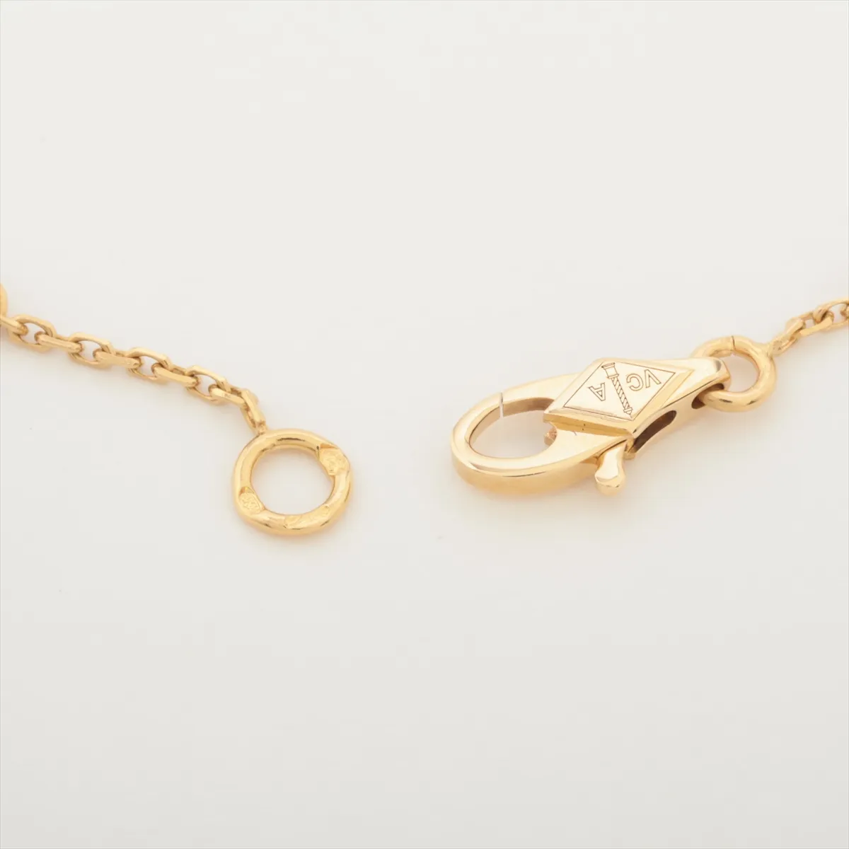 Sweet Alhambra Shell Bracelet 750(YG) 1.7g JE894716 — view 4