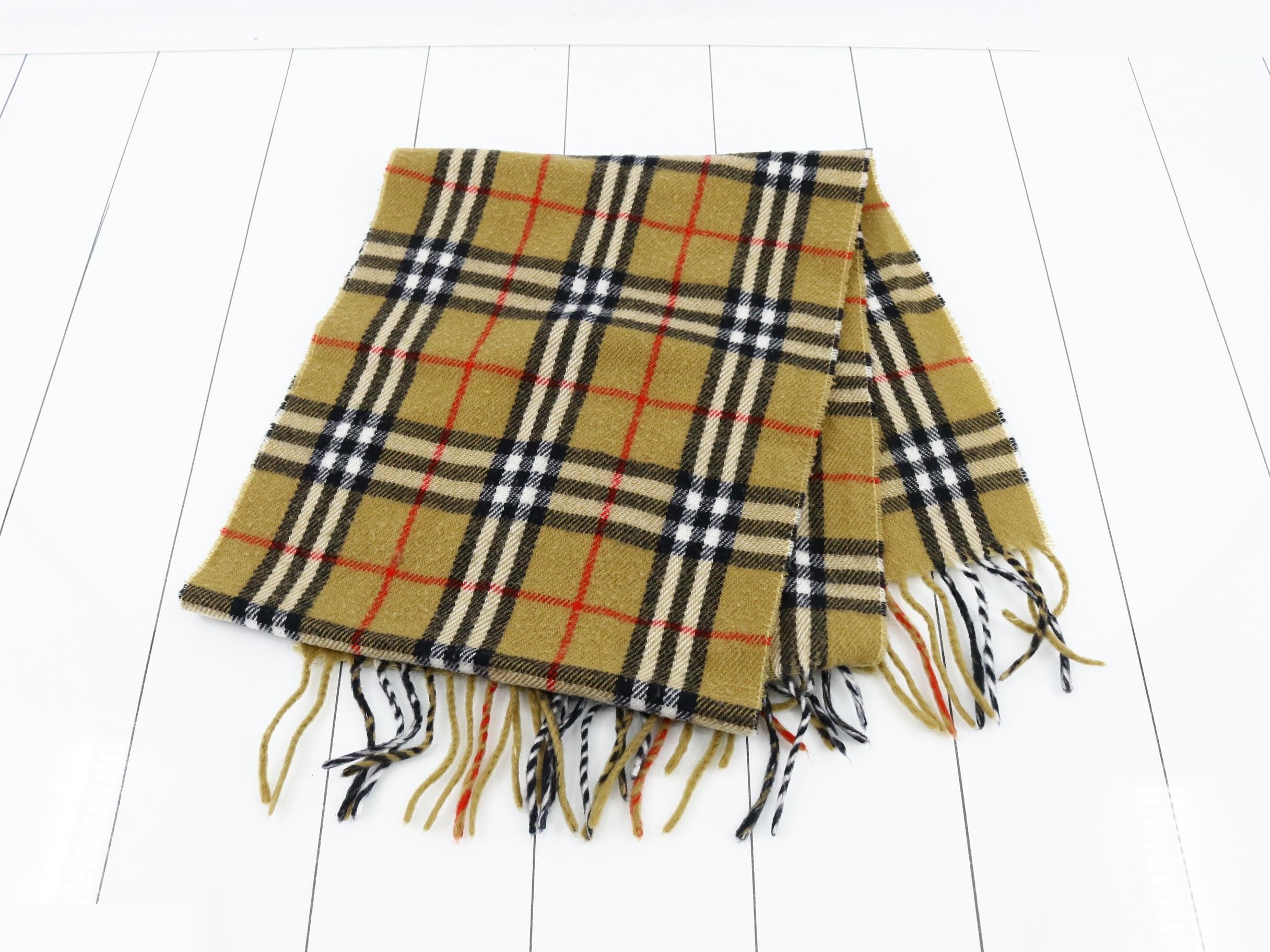 Other lines: Small items, accessories, and scarves — view 3