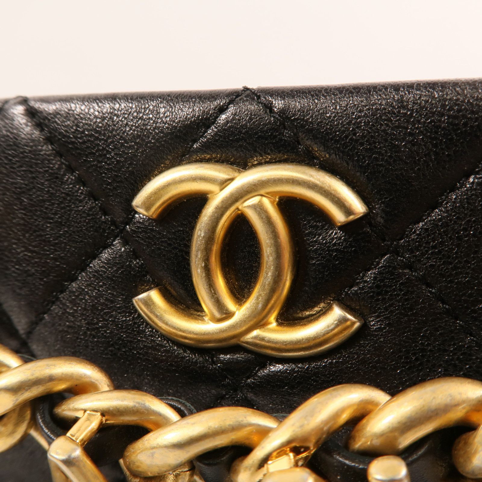 Chaine Lettre Small Bucket Bag — view 9
