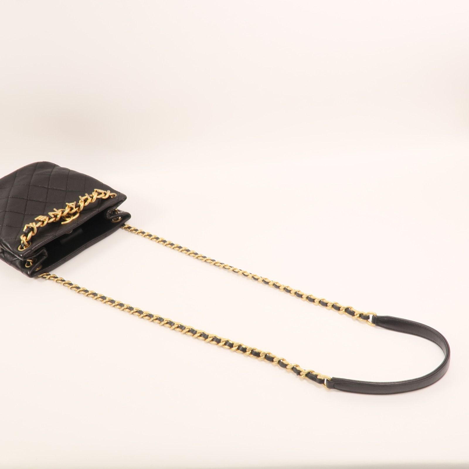 Chaine Lettre Small Bucket Bag — view 10