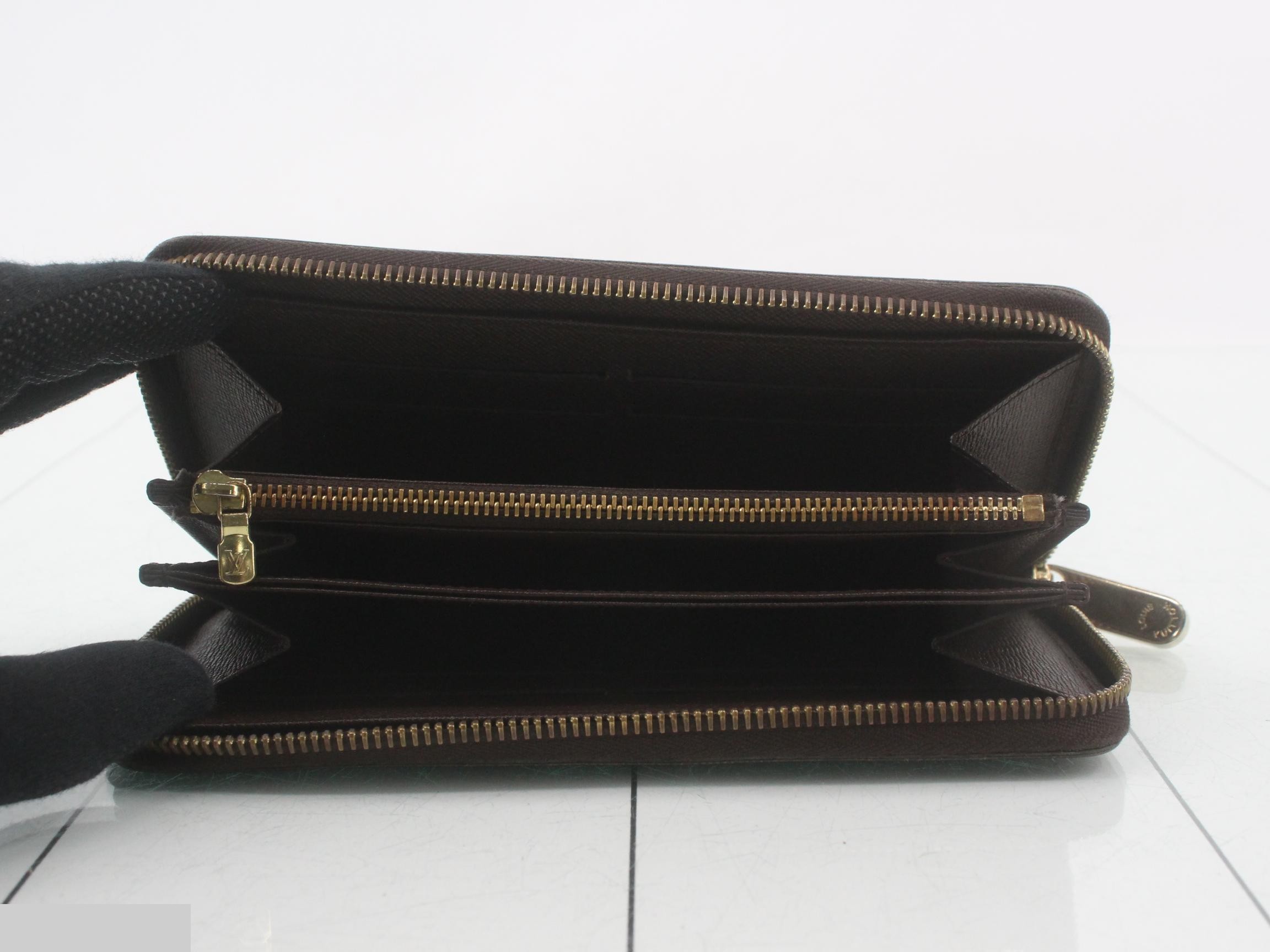 Zippy Wallet - Holds 8 cards — view 4