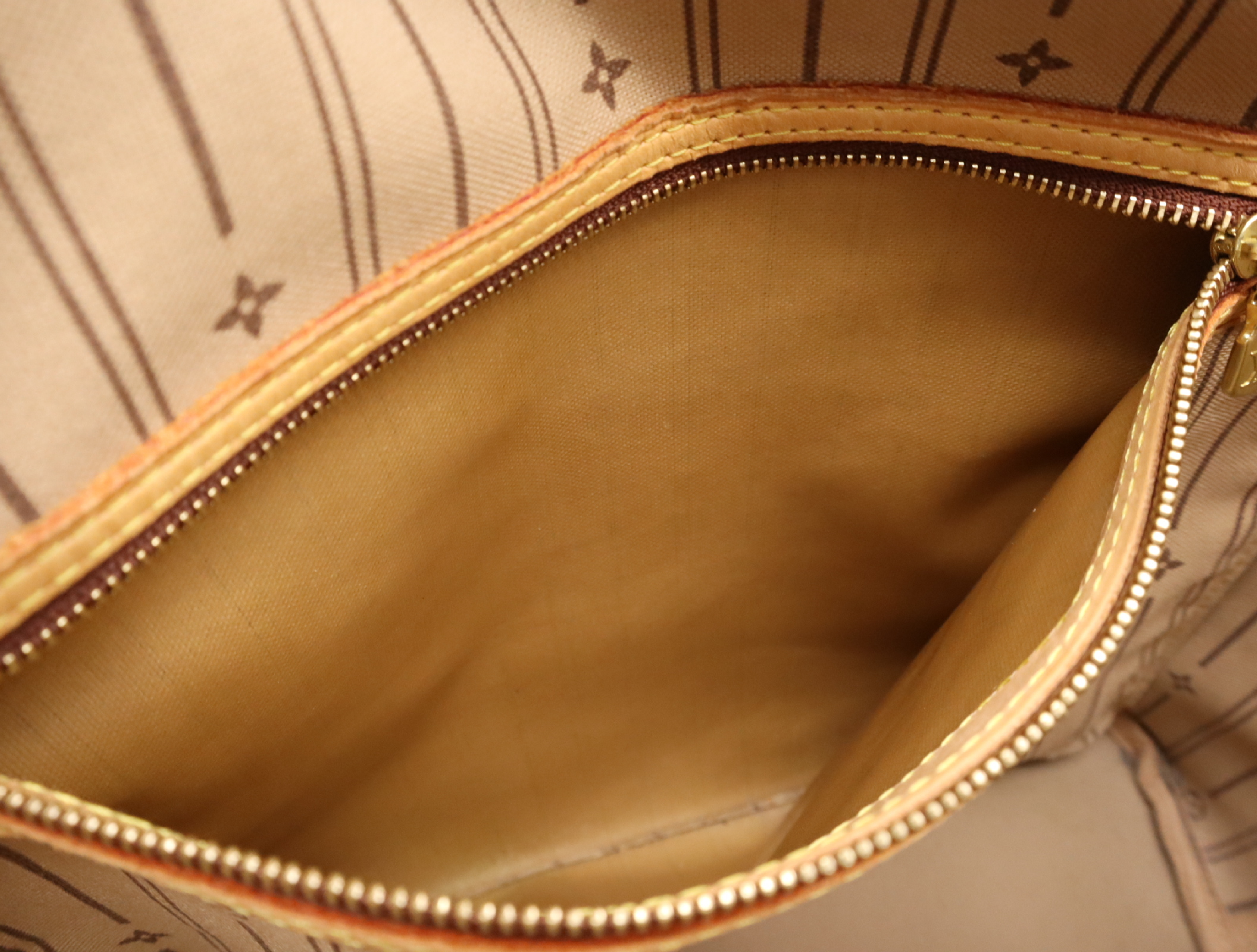 M40156 Monogram Neverfull MM (Old Model) Tote Bag — view 15