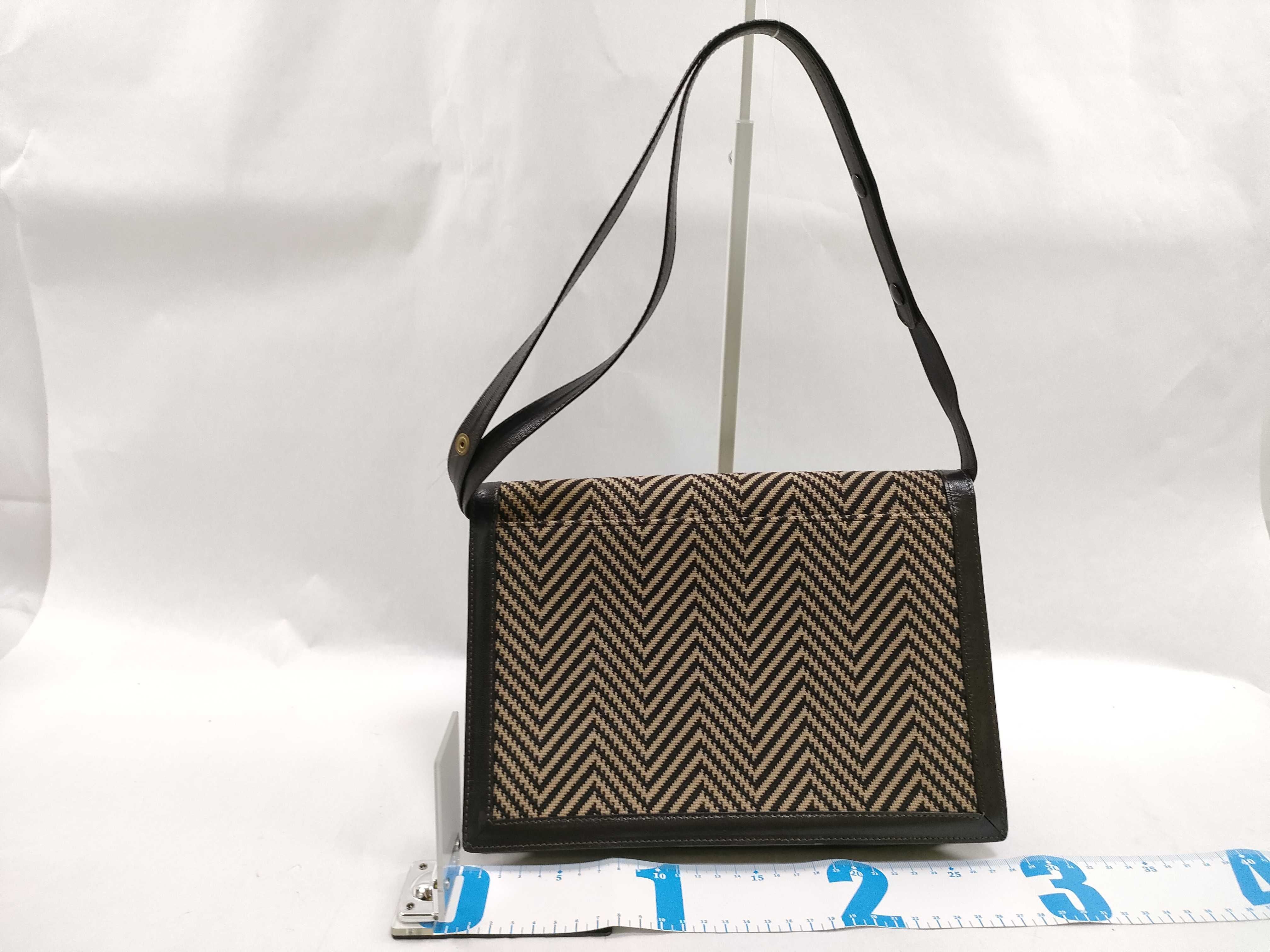 shoulder bag — view 2