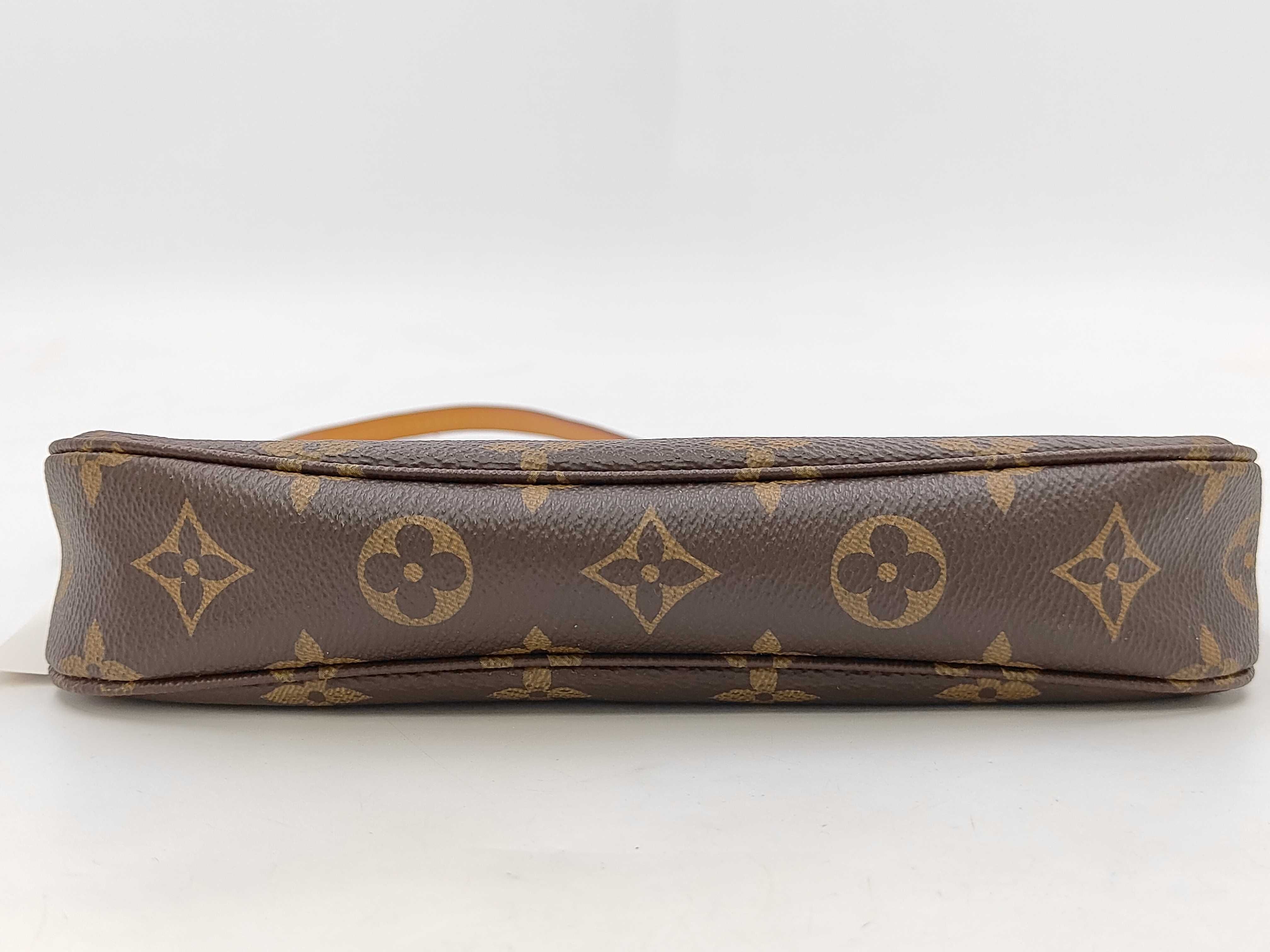 Monogram M40712 Pochette Accessoires Handbag — view 4