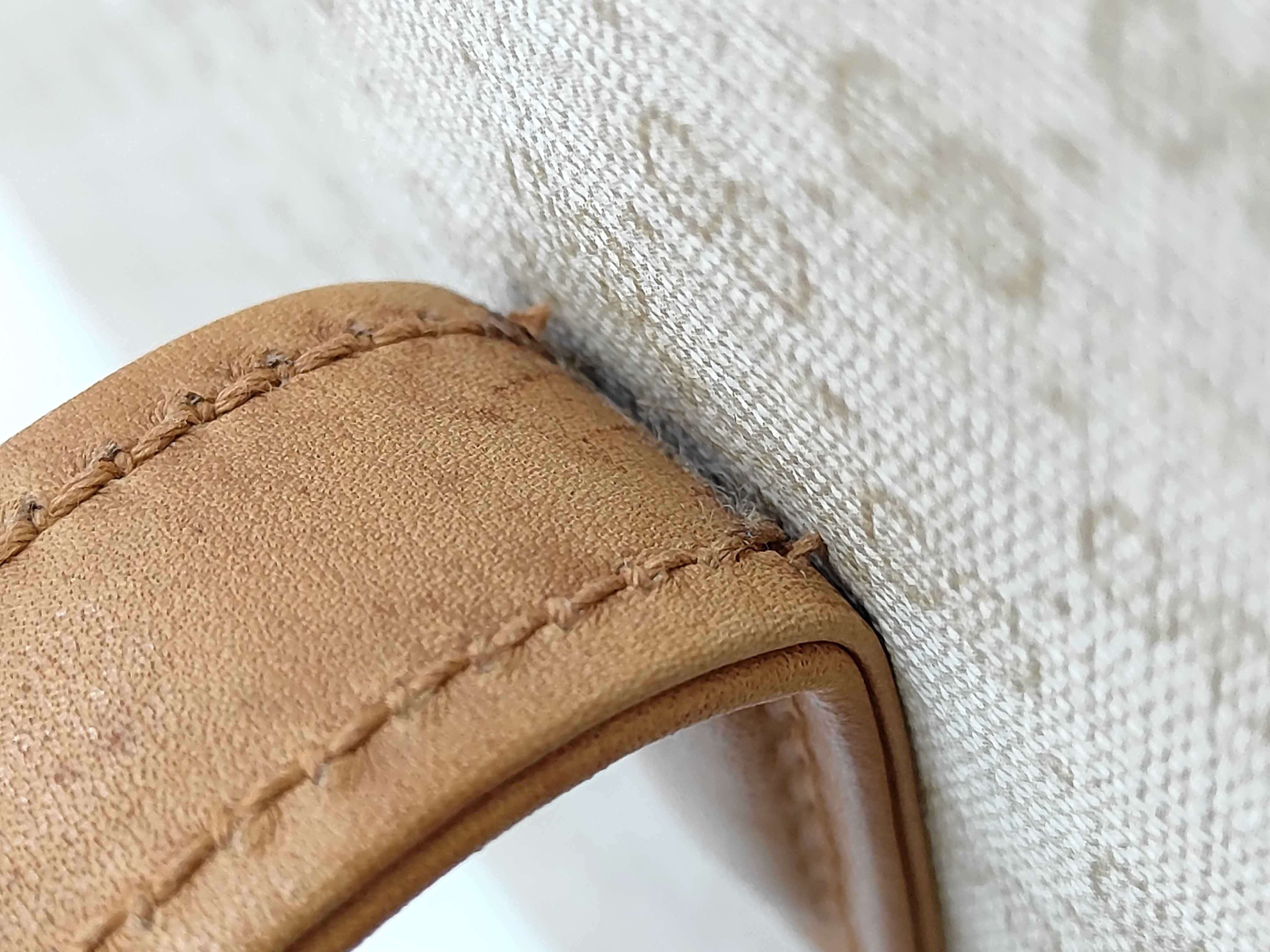 Old Gucci Handbag with Mirror — view 8