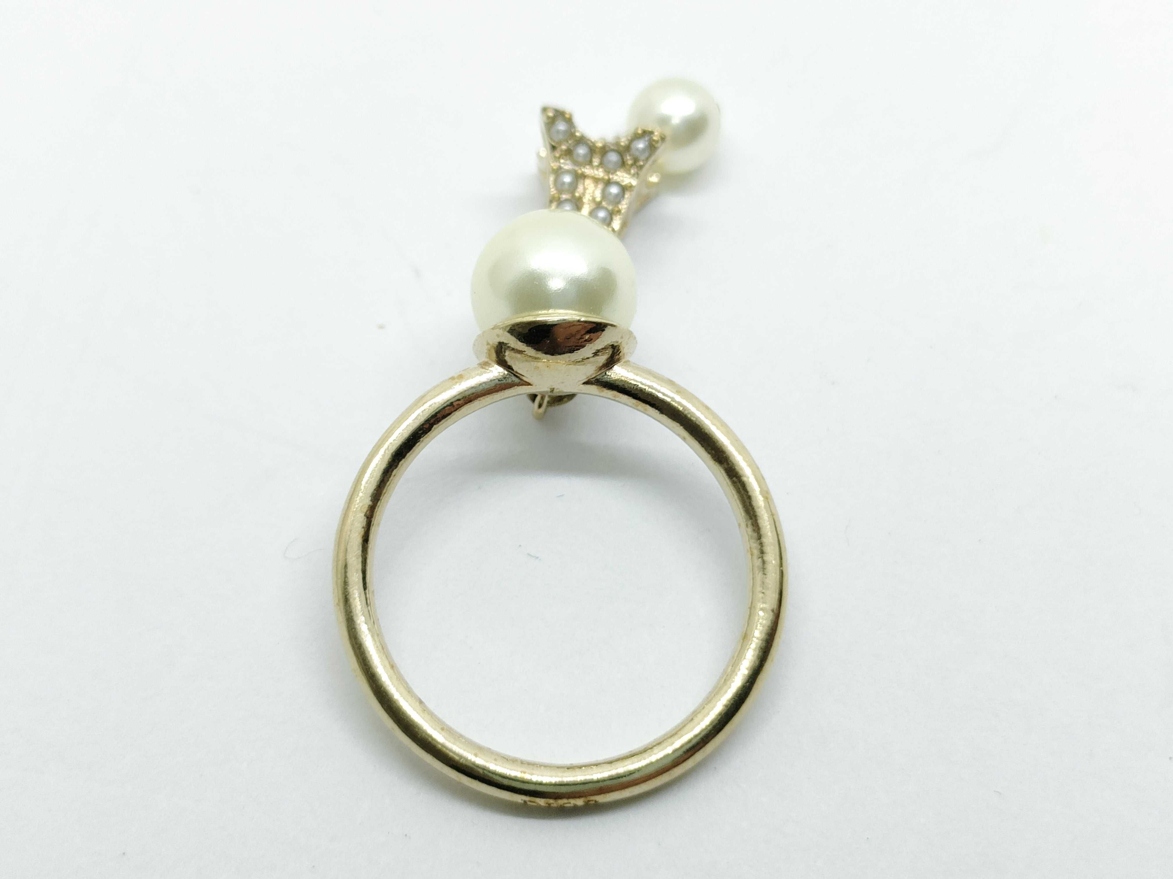 Resin Pearl Eiffel Tower Ring 3.2g — view 4