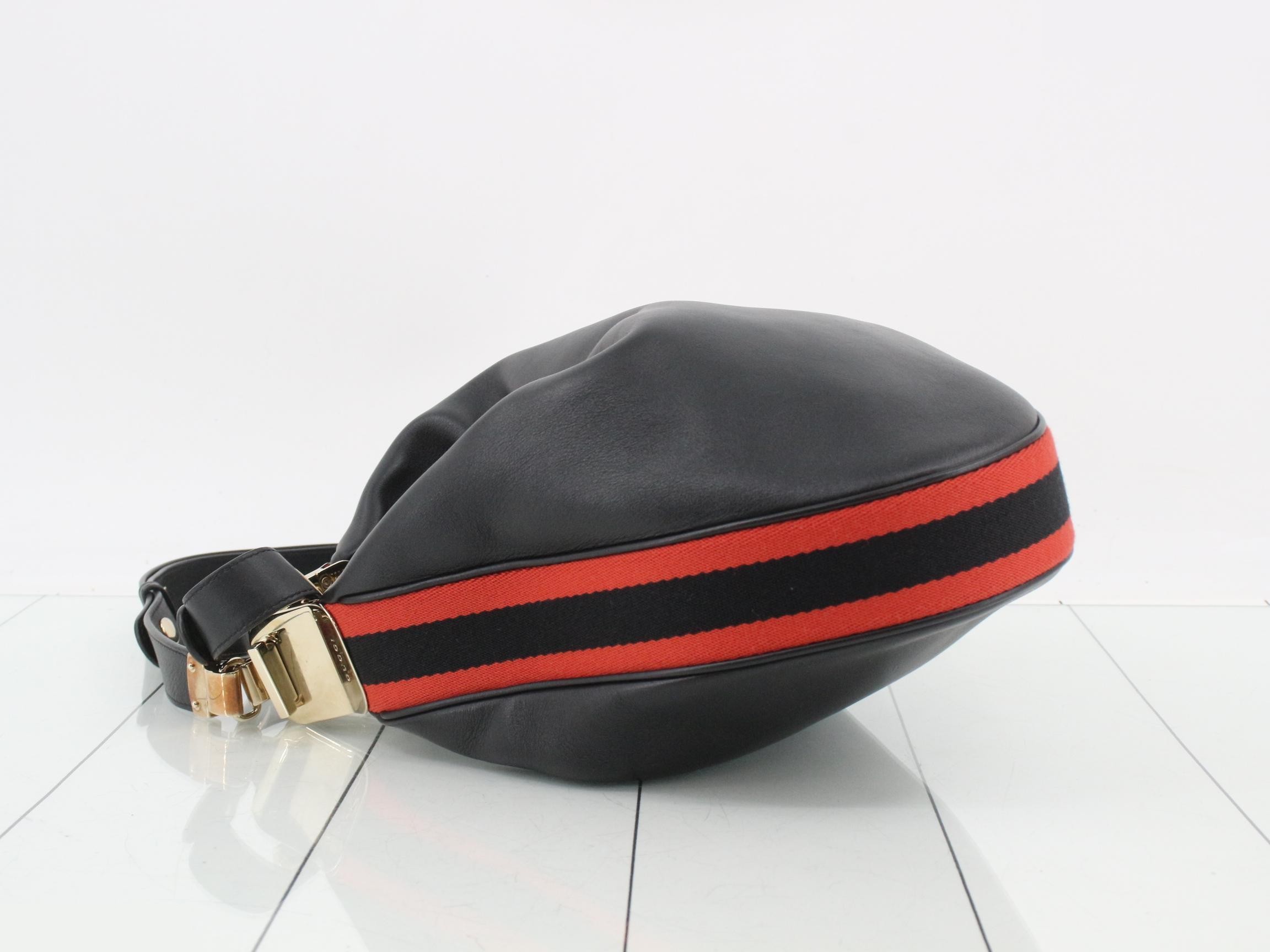 Attache Medium Shoulder Bag, Shoulder Bag, 702823 — view 4