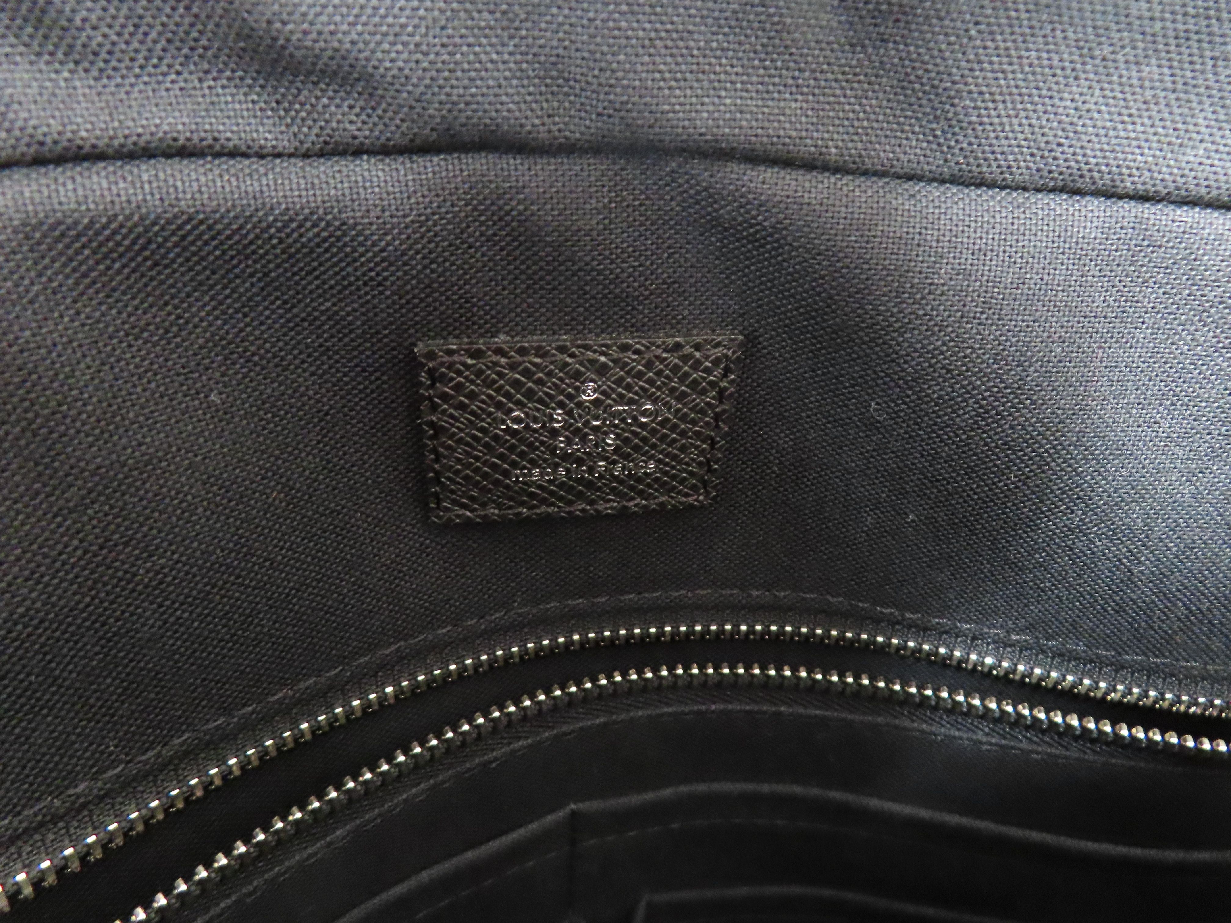 Taiga Vuitton Taiga Port Document Business PM M32952 FL1144 Black Business Bag — view 11