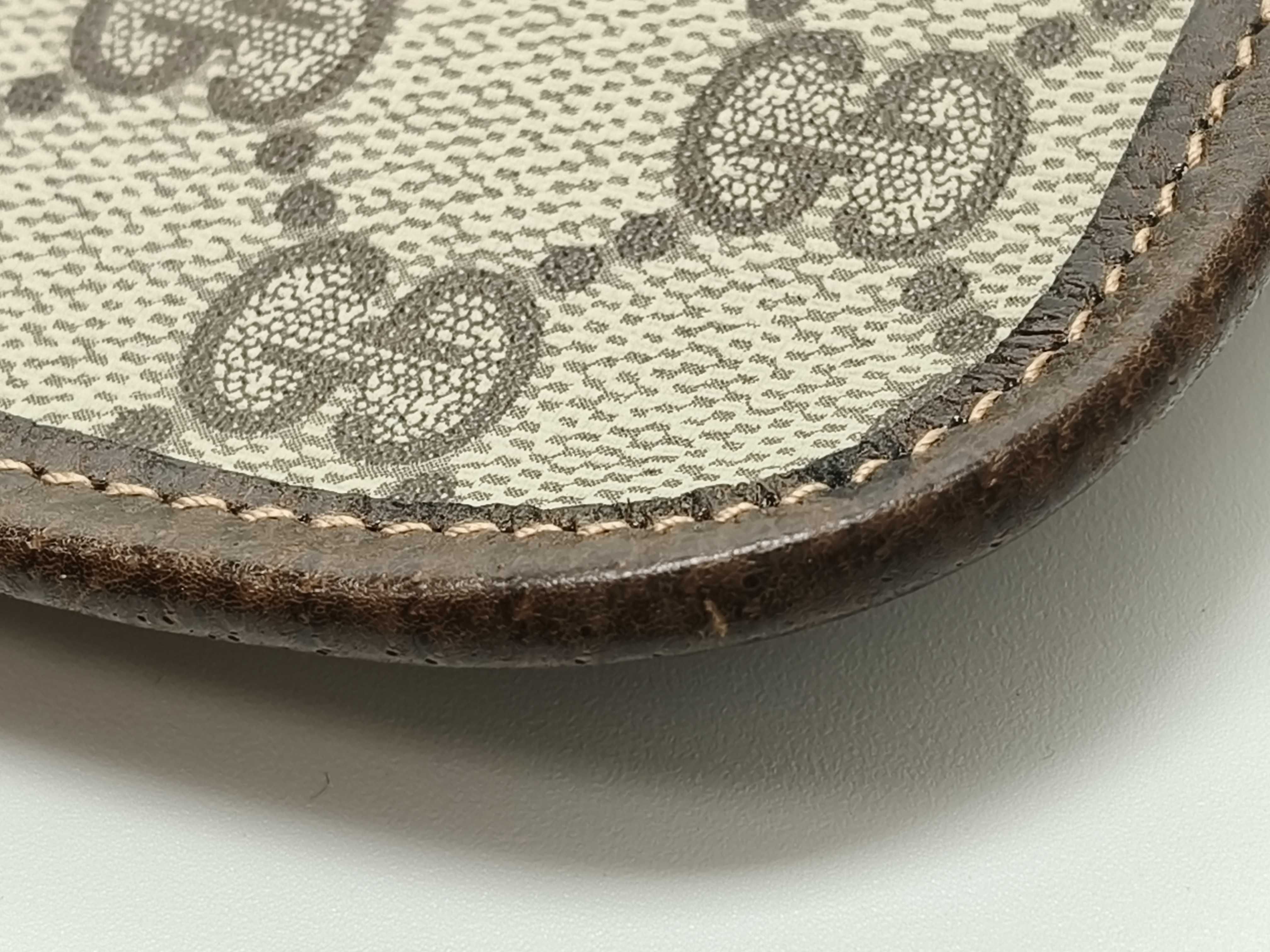GG Supreme Gucci brand pouch — view 3